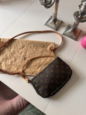 Torebka Louis Vuitton Monogram Pochette
