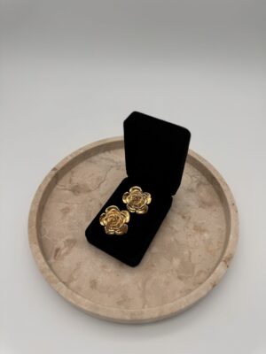 Spektakularne klipsy róże Yves Saint Laurent