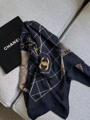 Apaszka Jedwabna Chanel Flap
