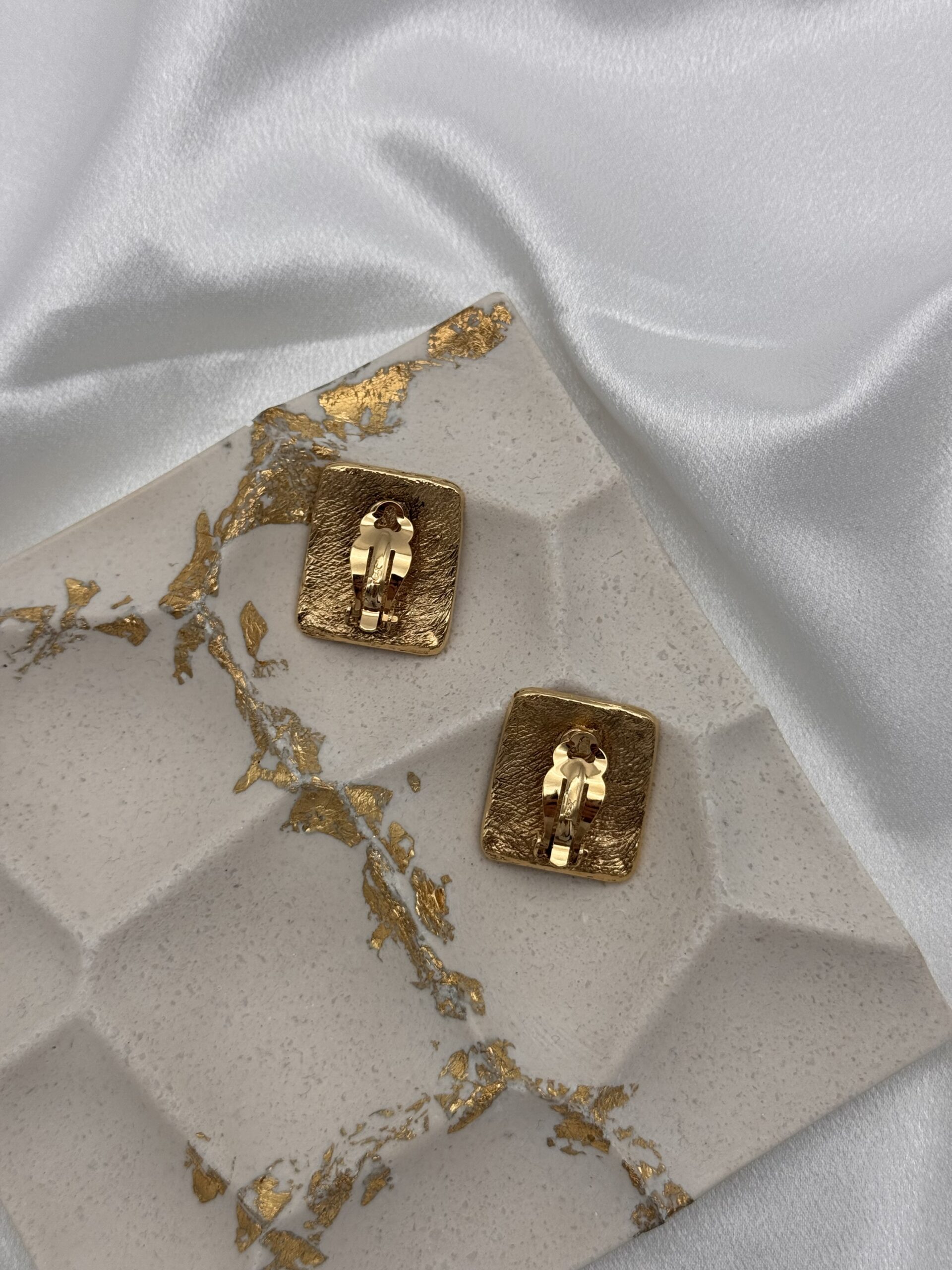 Spektakularne klipsy YSL Yves Saint Laurent - obrazek 7