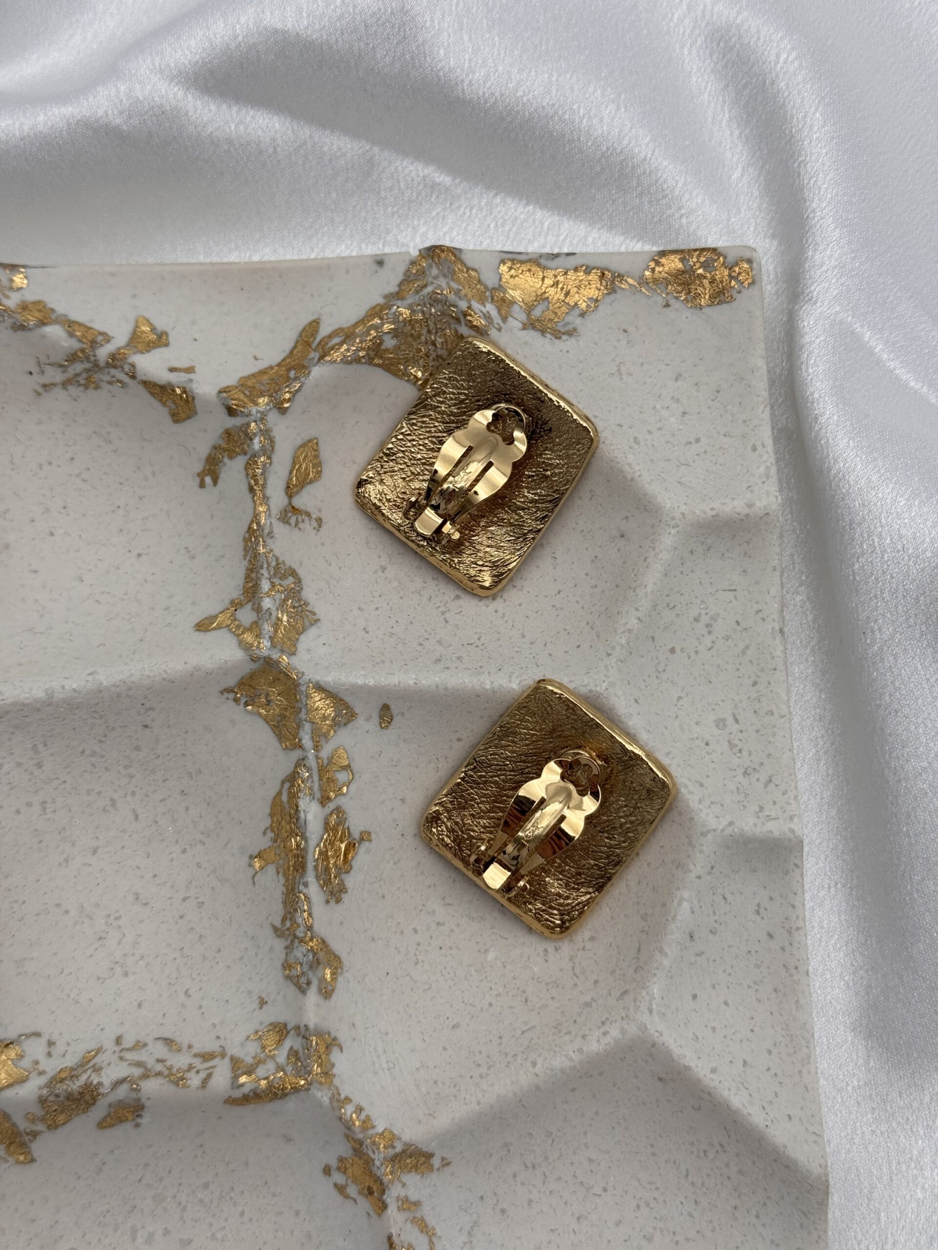 Spektakularne klipsy YSL Yves Saint Laurent - obrazek 8