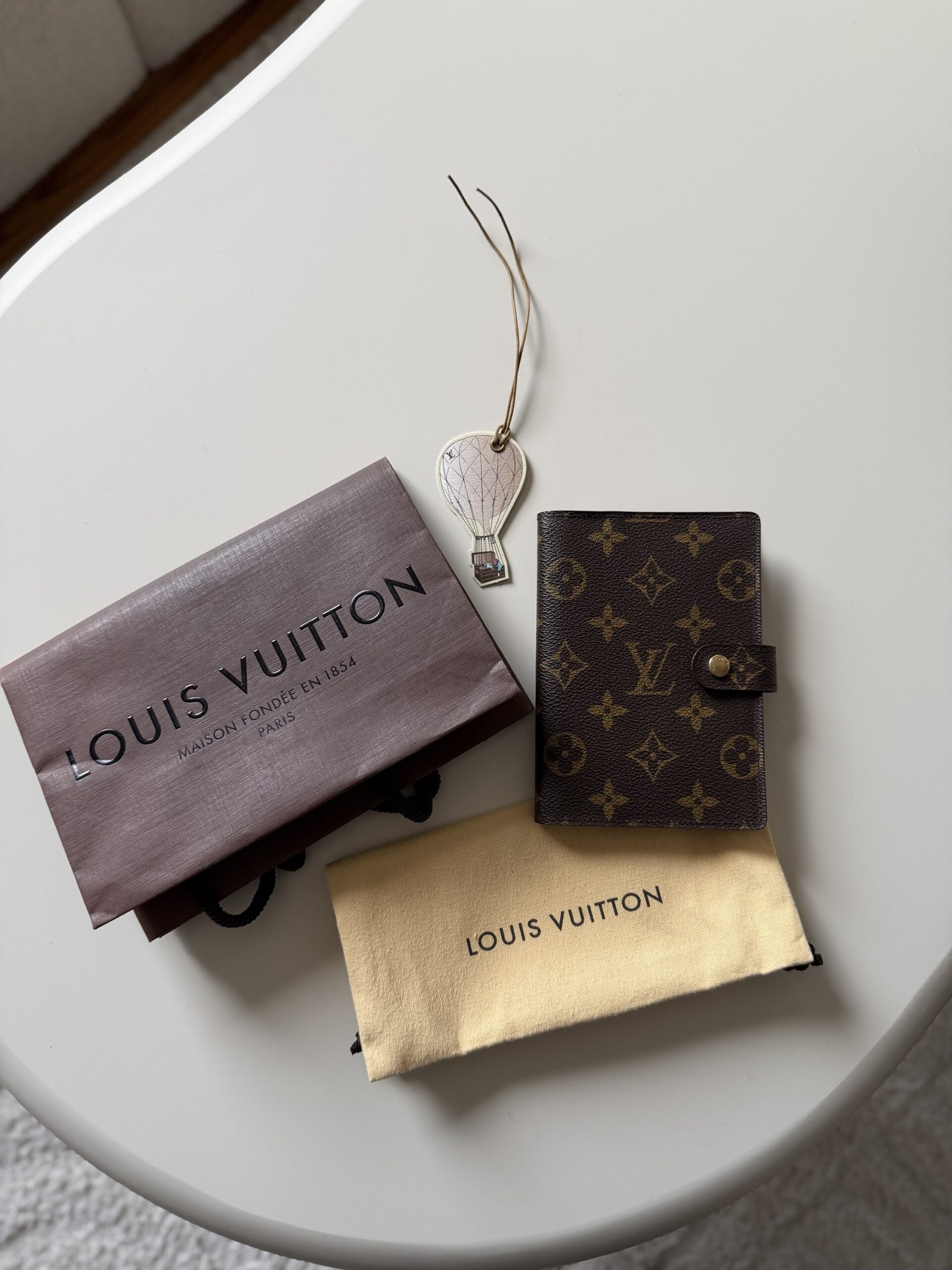 Kalendarz/notes Louis Vuitton Small Ring Agenda Cover (pełen komplet)