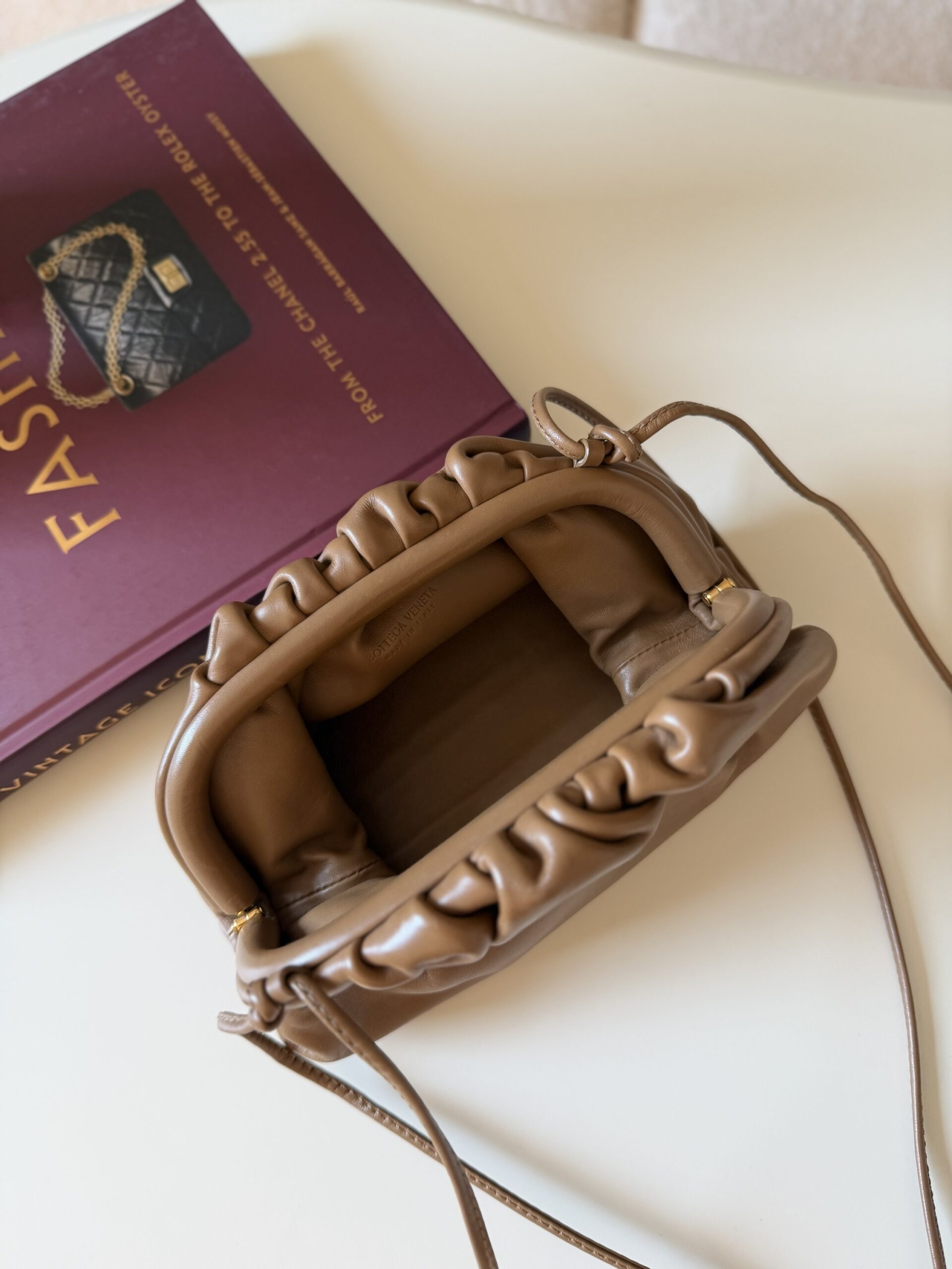 Bottega Veneta Mini Clutch Bag - obrazek 26