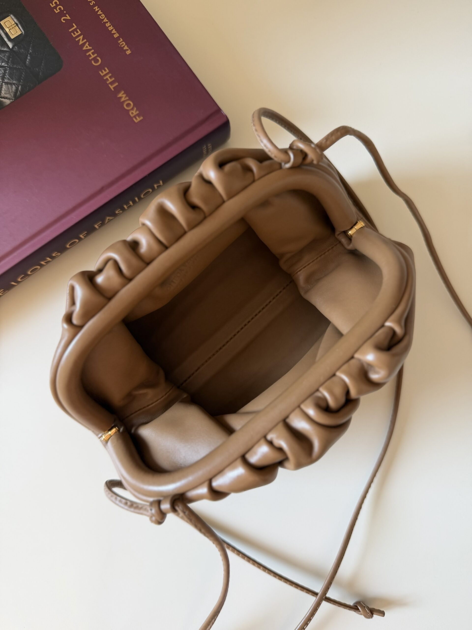 Bottega Veneta Mini Clutch Bag - obrazek 27