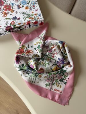 Jedwabna apaszka Gucci Flora