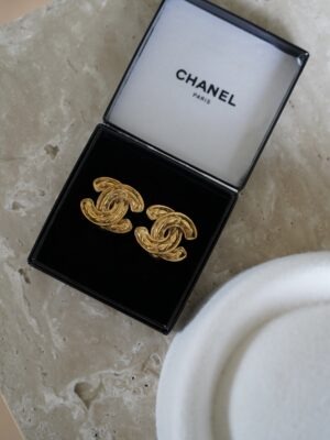 Spektakularne klipsy Chanel logo CC