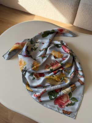 Jedwabna apaszka Gucci Flora