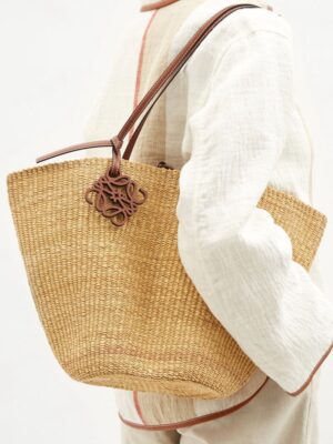 Torebka Loewe Raffia w kształcie muszli