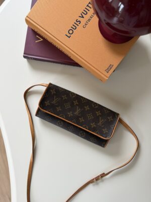 Louis Vuitton Pochette Twin GM