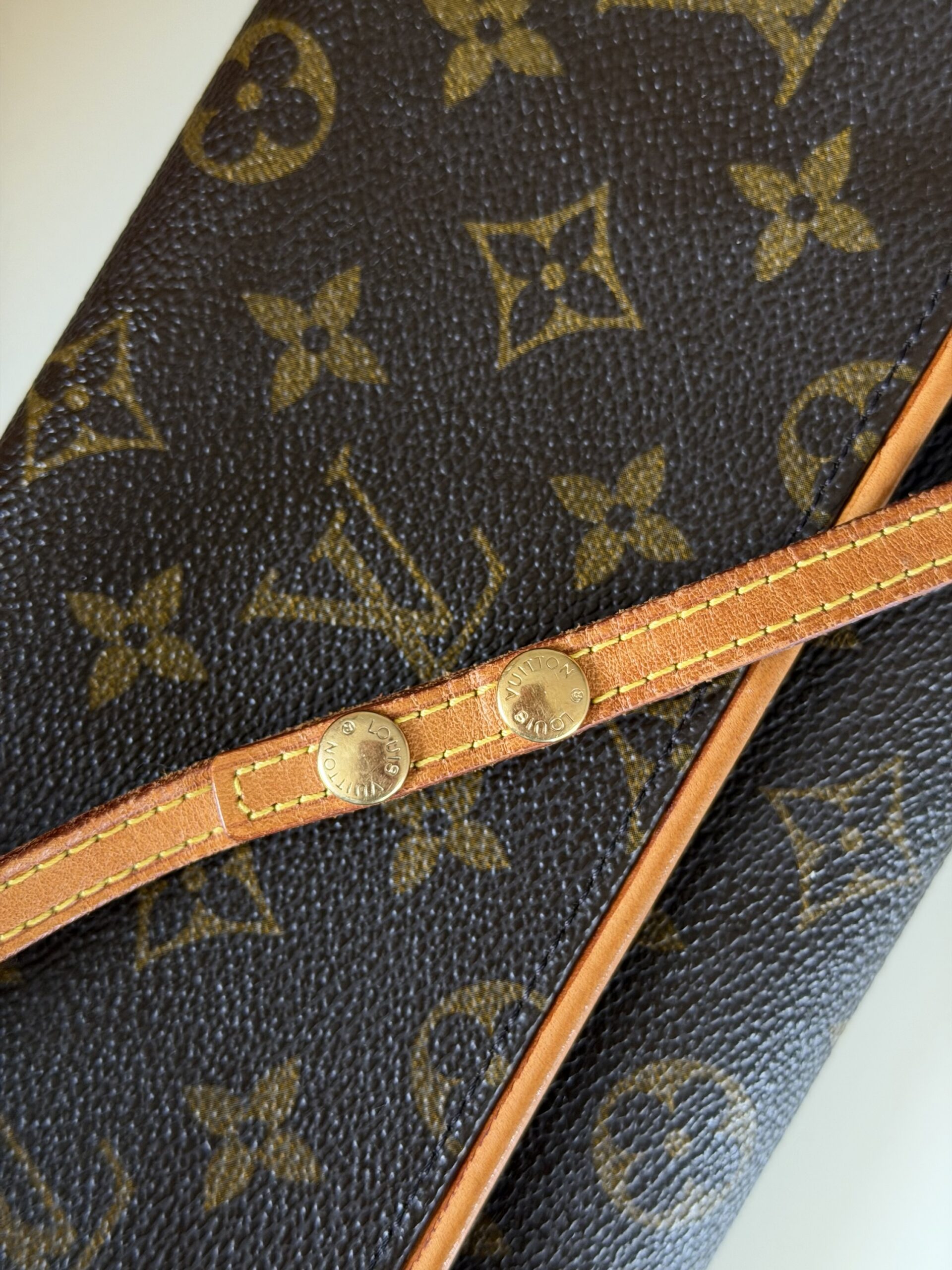Louis Vuitton Pochette Twin GM - obrazek 8