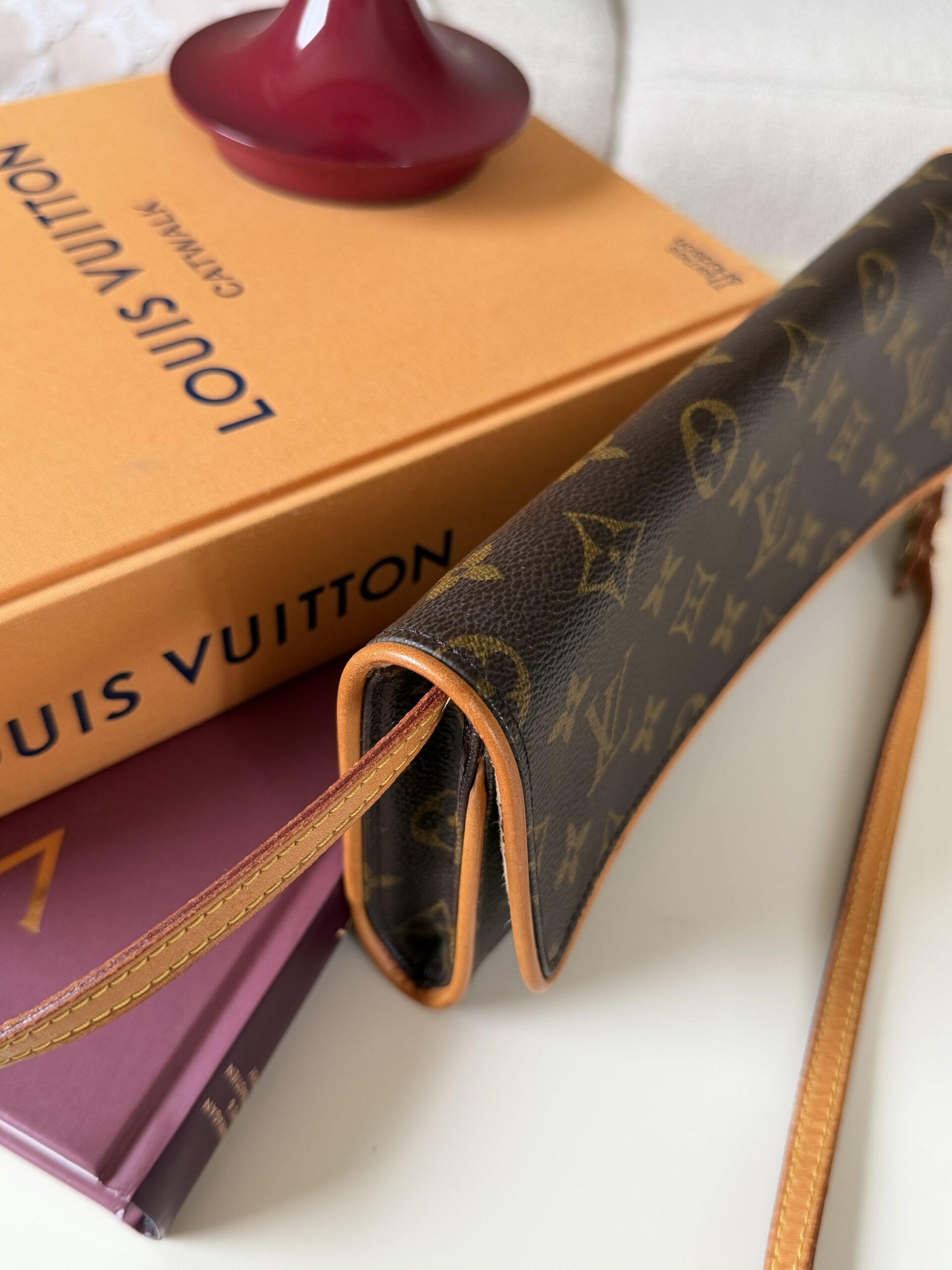 Louis Vuitton Pochette Twin GM - obrazek 15