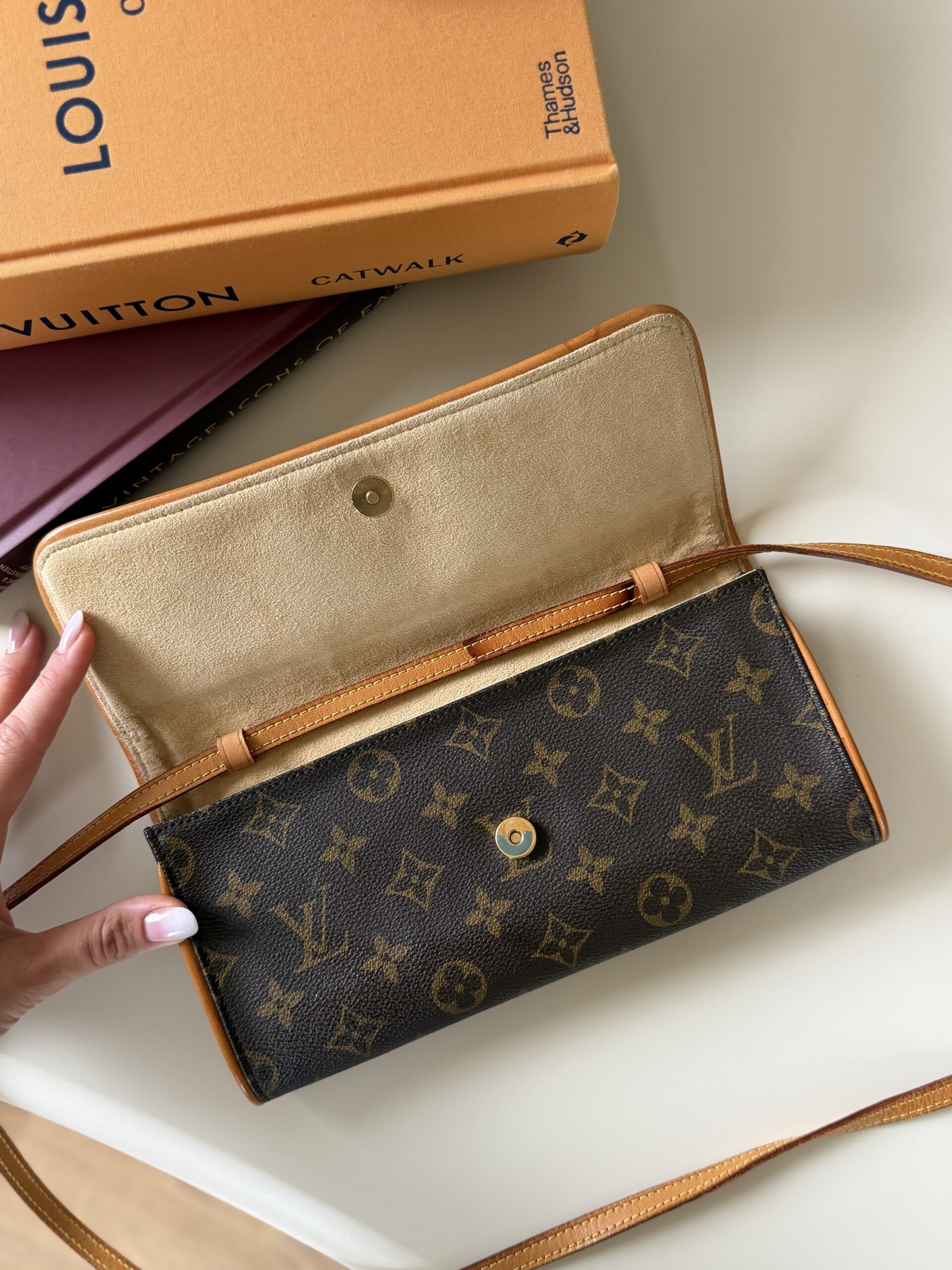 Louis Vuitton Pochette Twin GM - obrazek 18