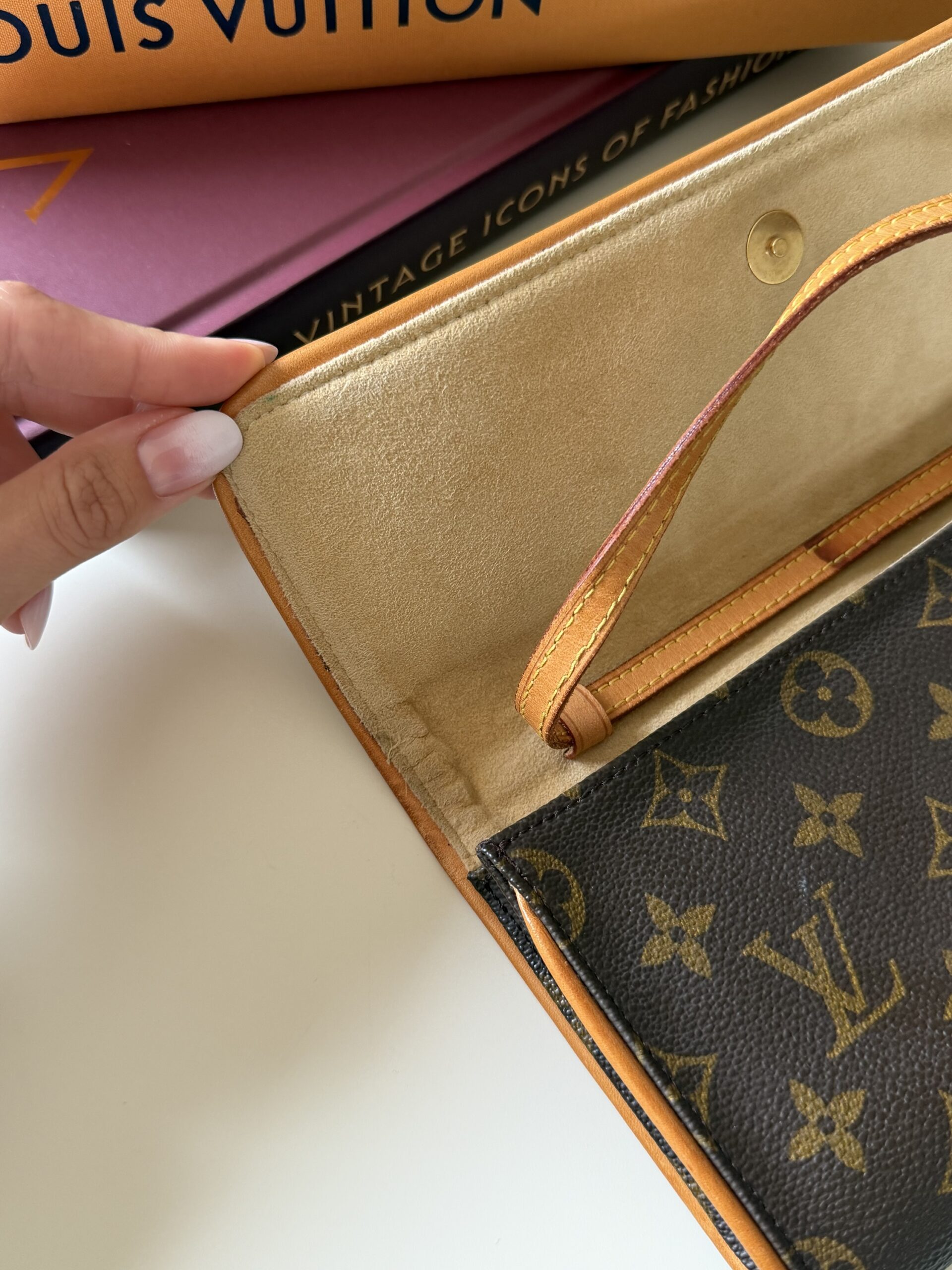 Louis Vuitton Pochette Twin GM - obrazek 20