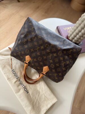 Louis Vuitton Speedy 35