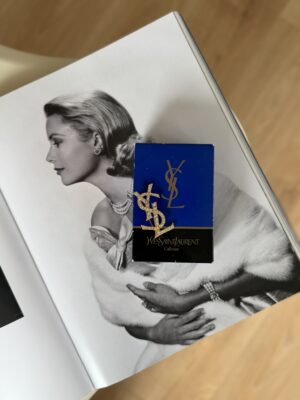Broszka YSL Yves Saint Laurent wysadzana kryształkami