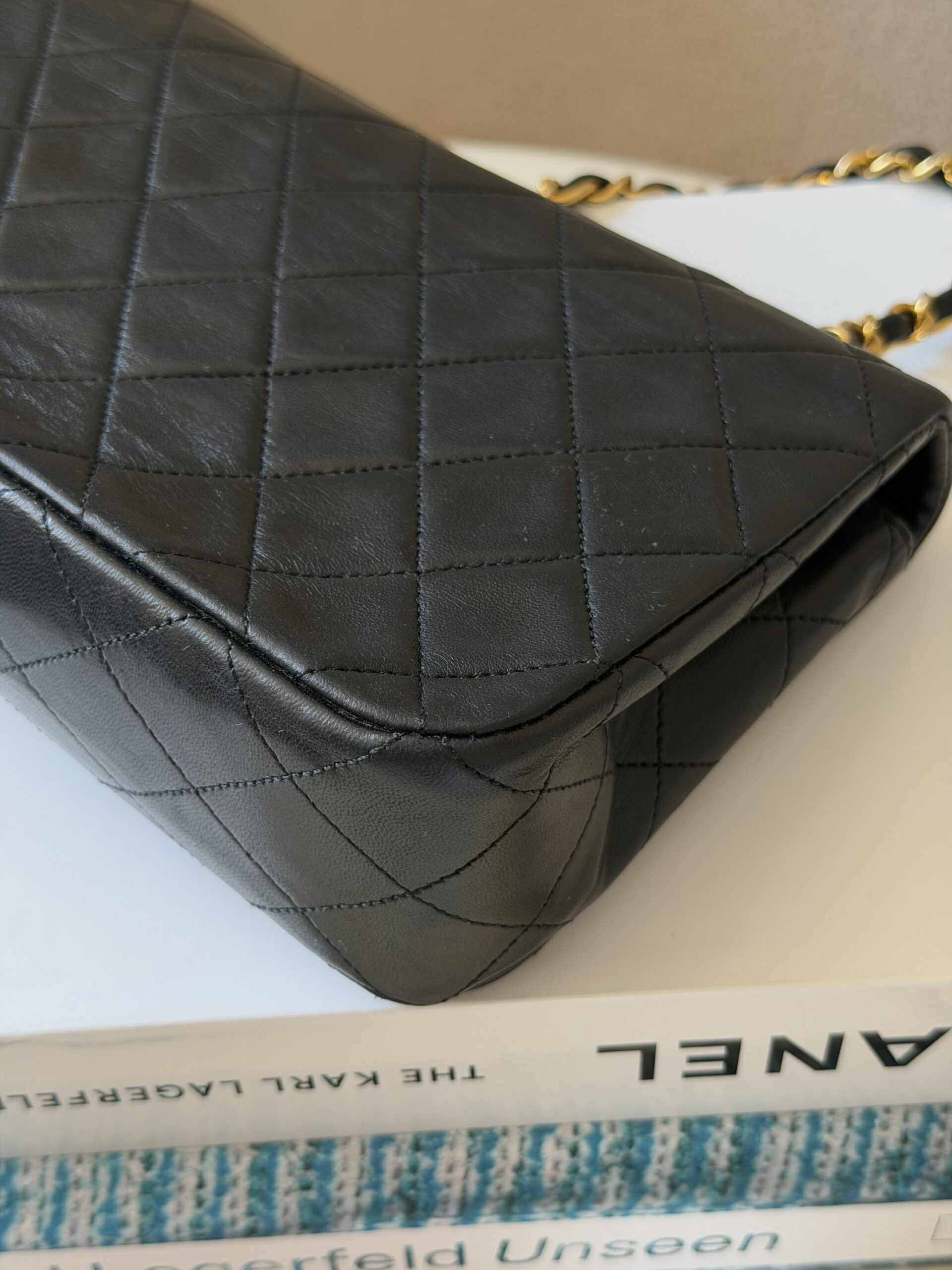 Chanel Full Flap Turnlock Bag 2011 - obrazek 18