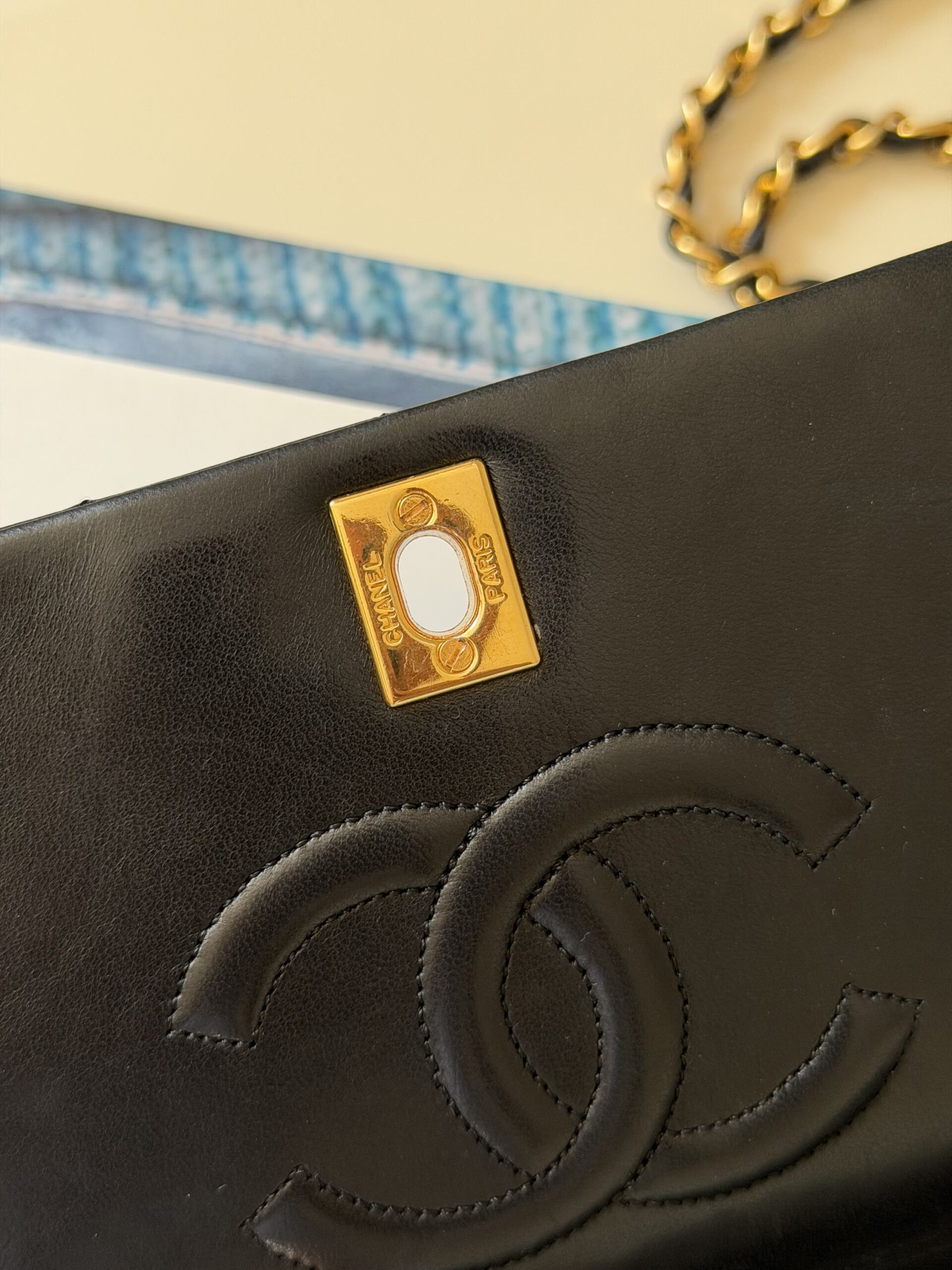Chanel Full Flap Turnlock Bag 2011 - obrazek 31