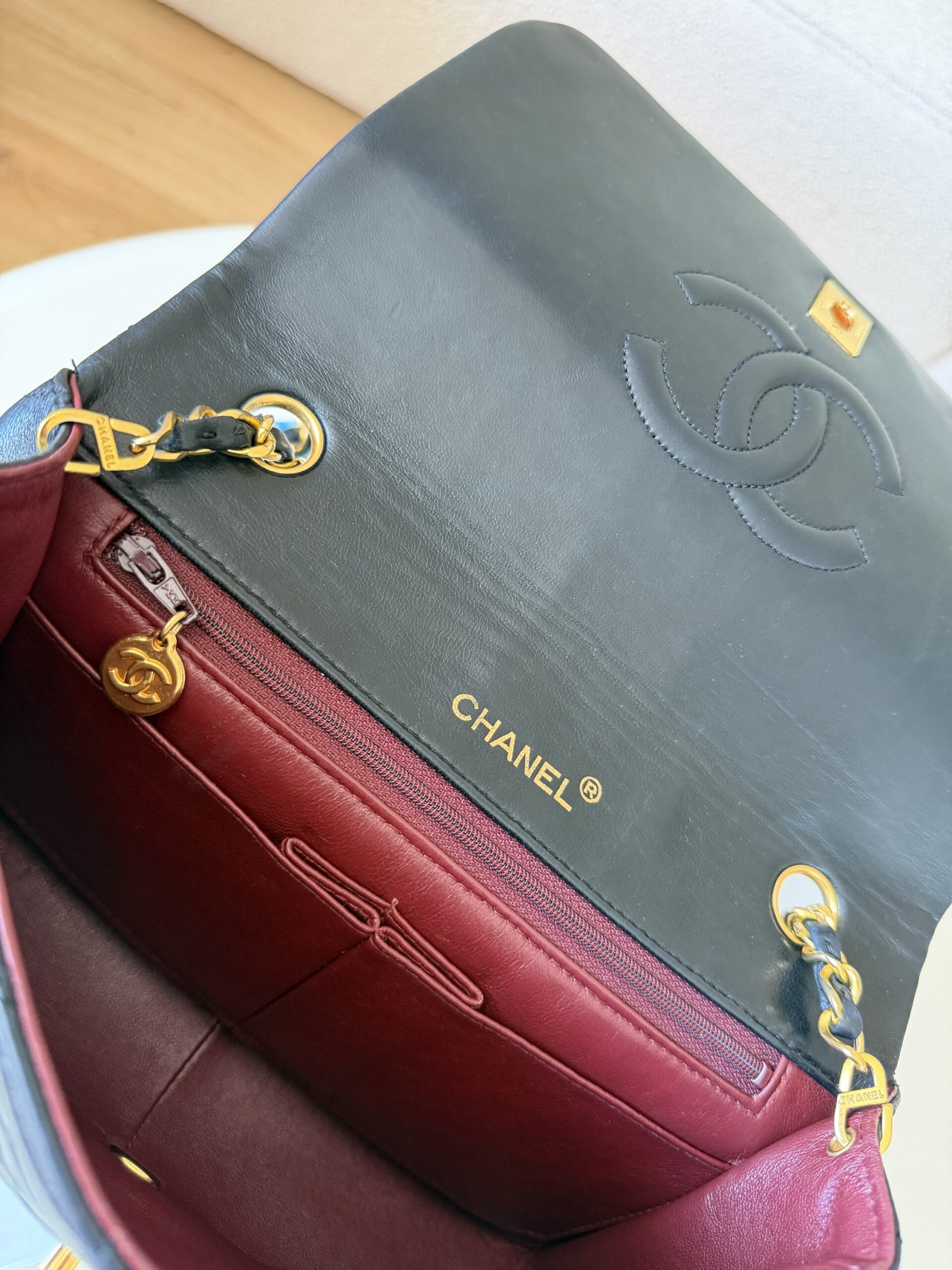 Chanel Full Flap Turnlock Bag 2011 - obrazek 39