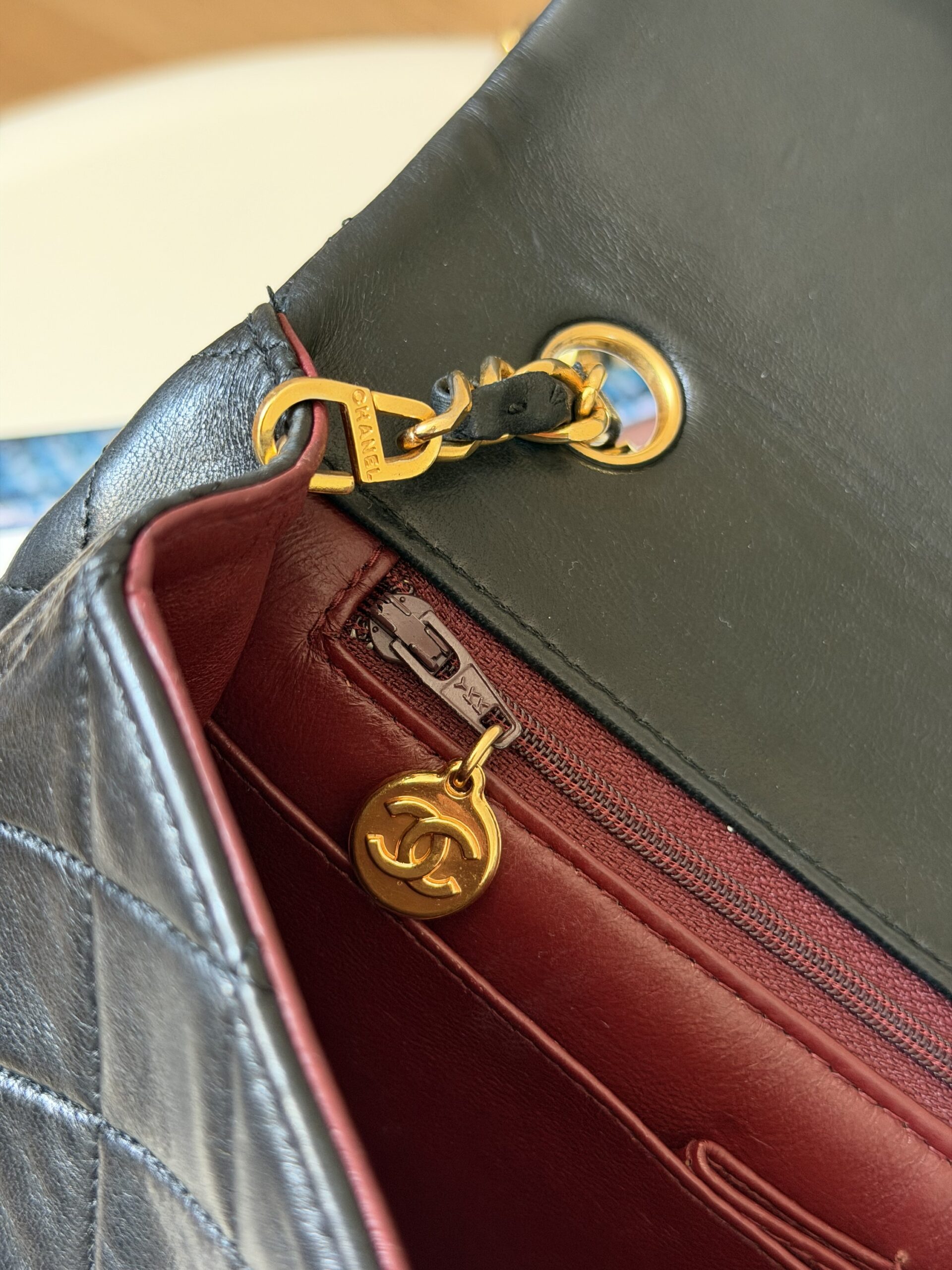 Chanel Full Flap Turnlock Bag 2011 - obrazek 40