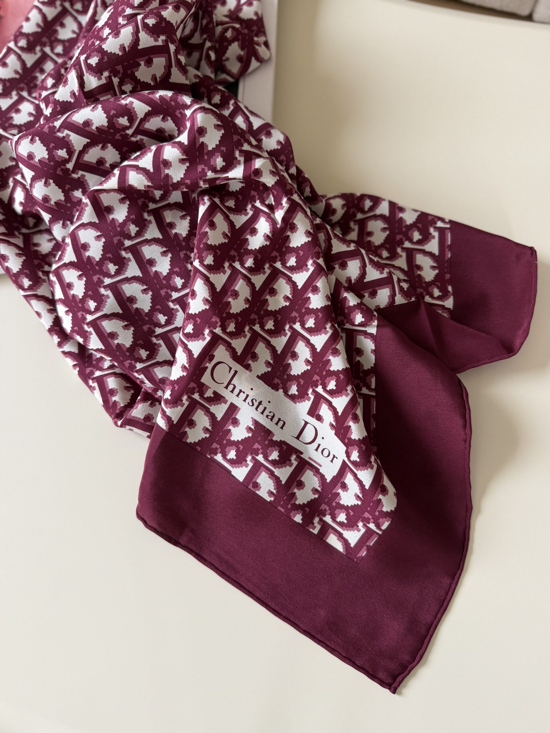 Jedwabna apaszka Christian Dior Trotter Monogram - burgund - obrazek 2