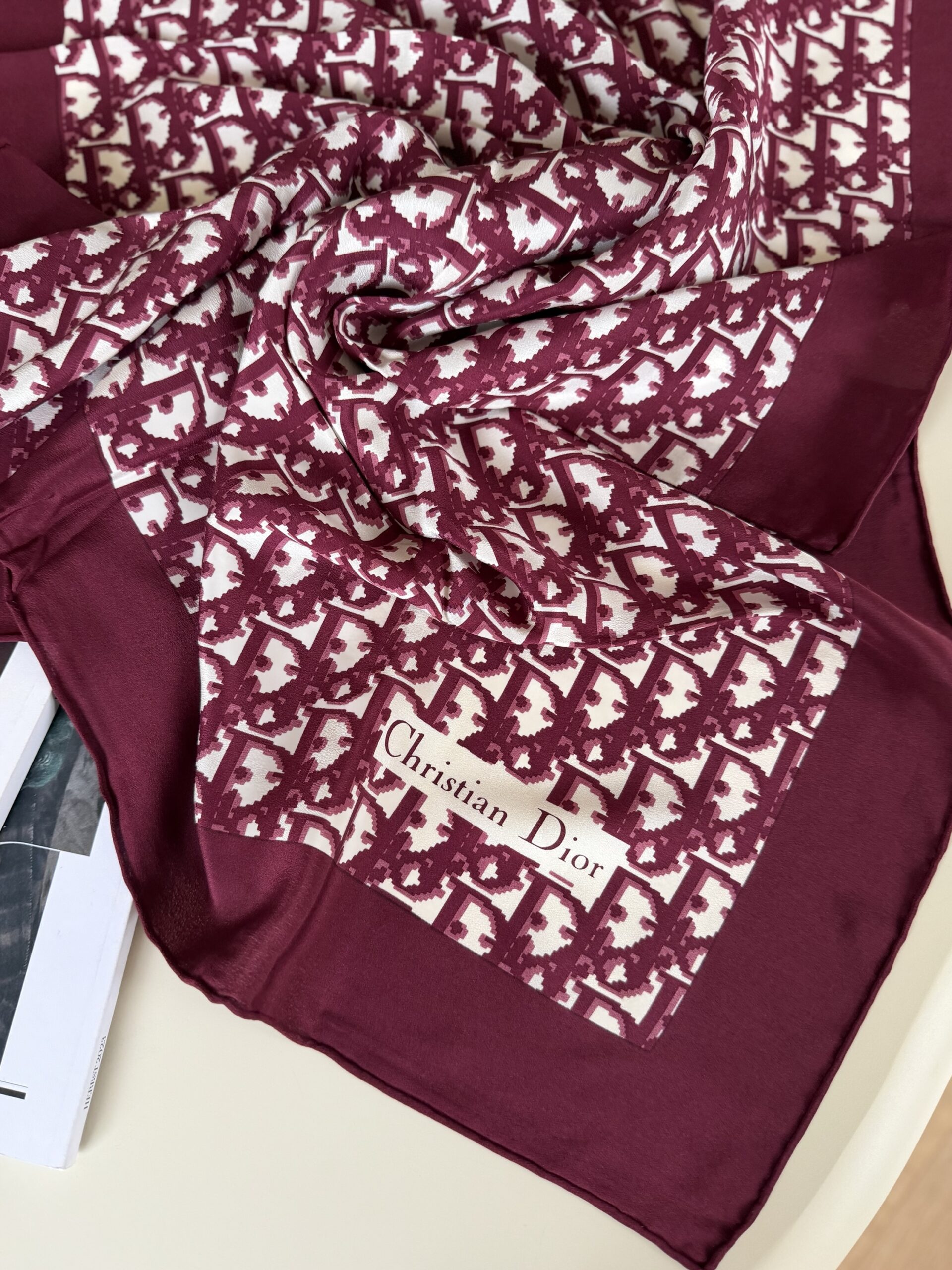 Jedwabna apaszka Christian Dior Trotter Monogram - burgund - obrazek 9