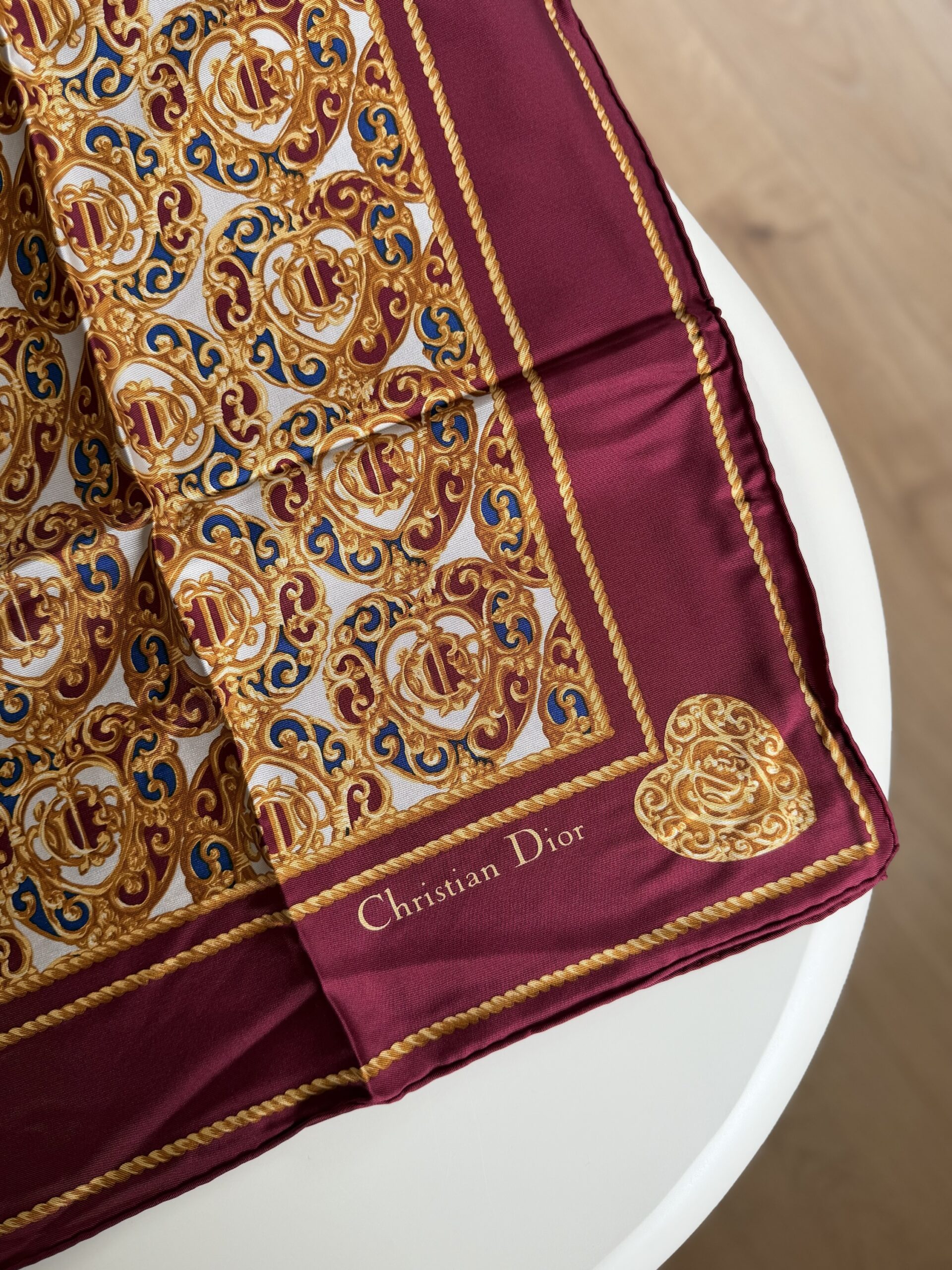 Jedwabna apaszka Christian Dior z oryginalnym opakowaniem i metką - obrazek 8