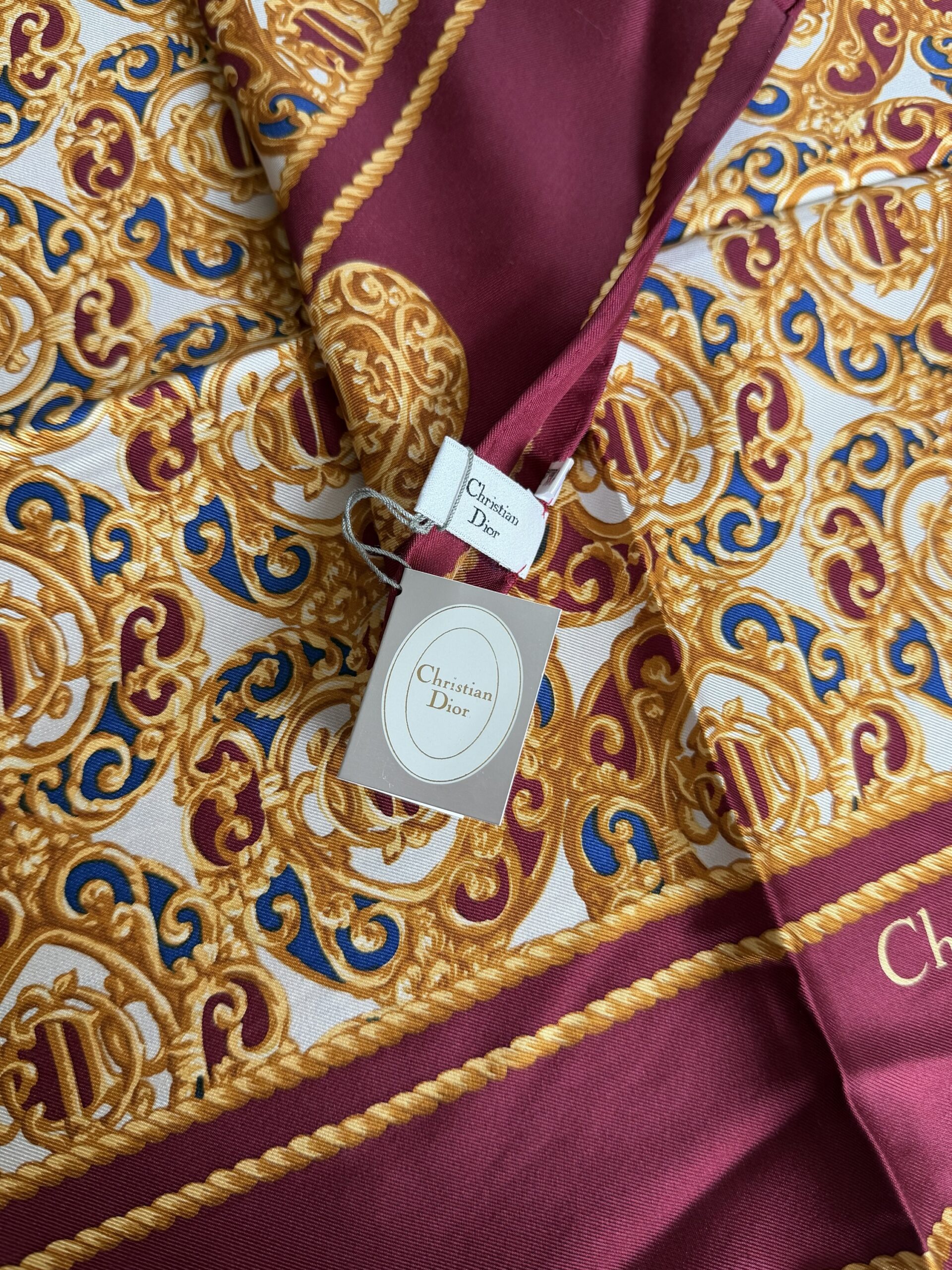 Jedwabna apaszka Christian Dior z oryginalnym opakowaniem i metką - obrazek 11