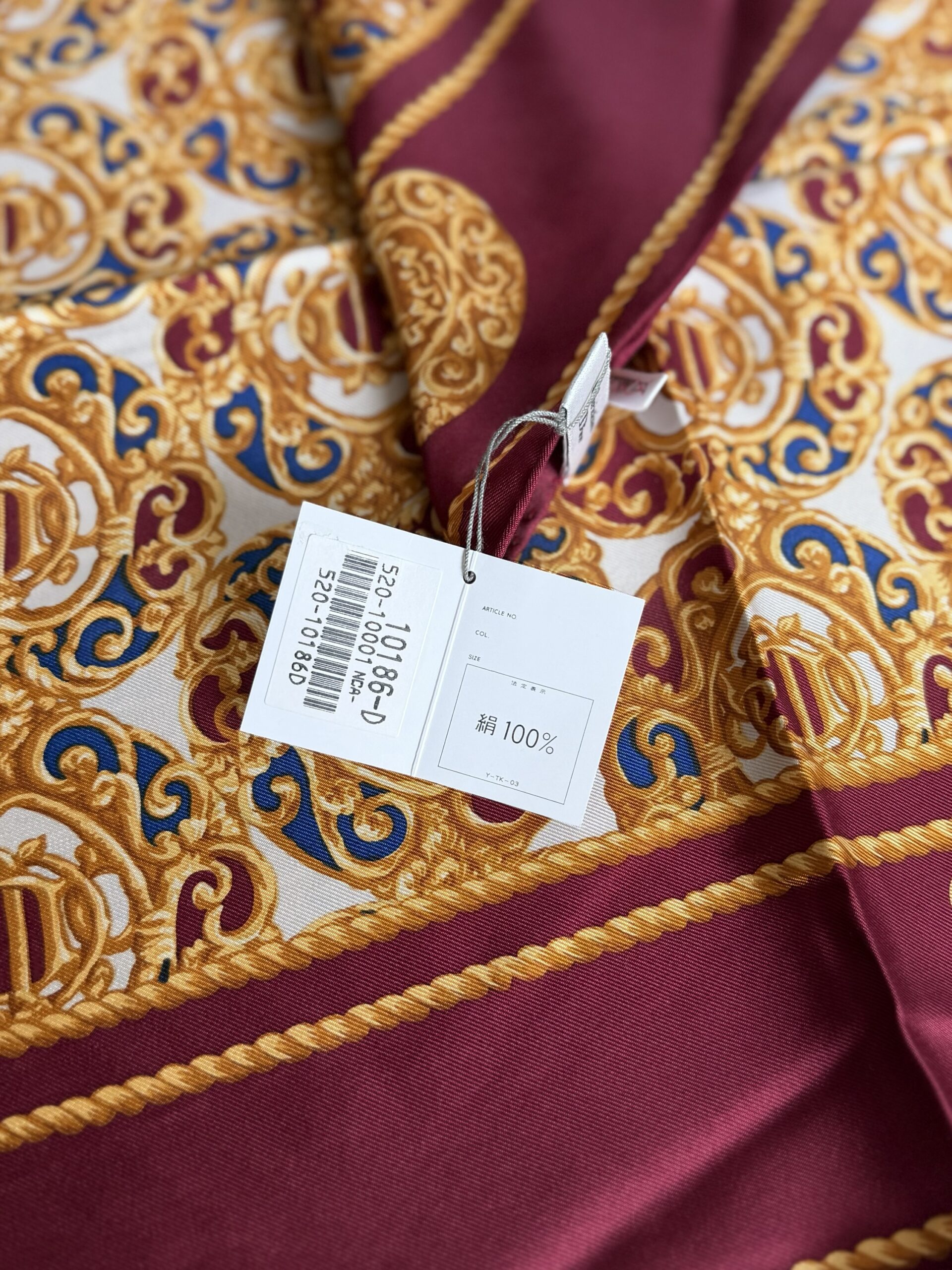 Jedwabna apaszka Christian Dior z oryginalnym opakowaniem i metką - obrazek 12
