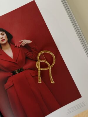 Rzadka broszka Dior „R”