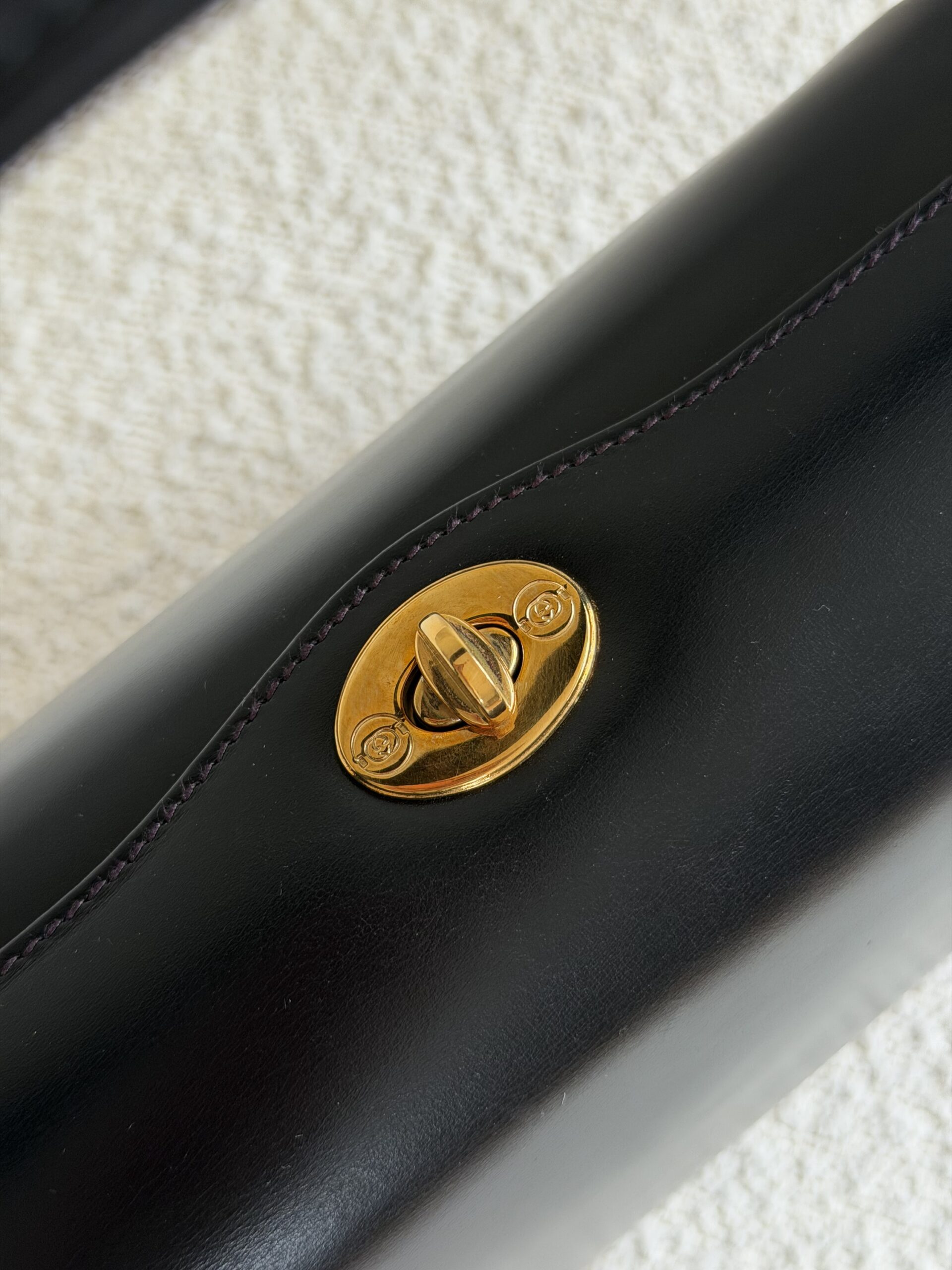 Elegancka torebka Gucci lata 80-te - obrazek 10