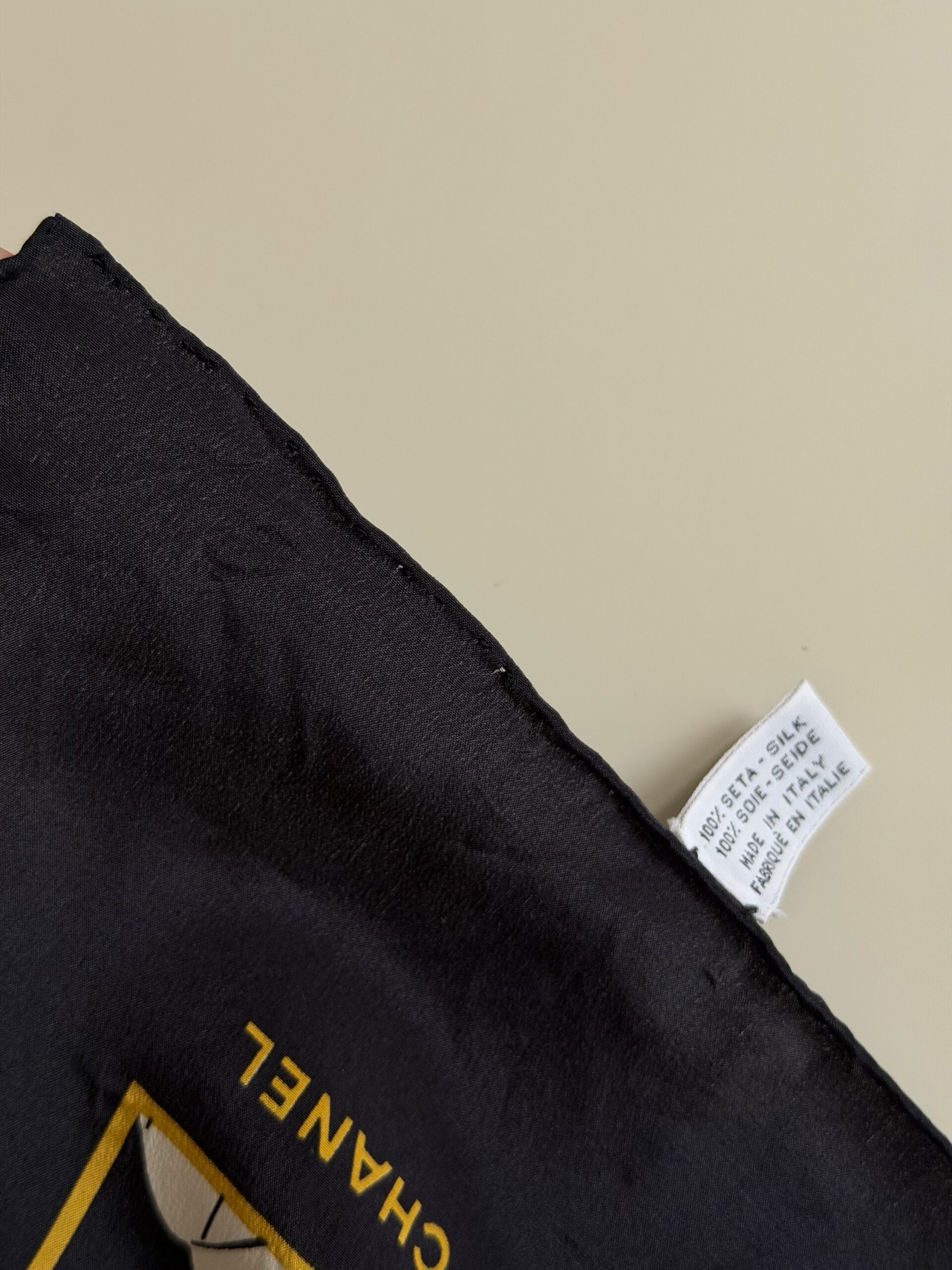 Jedwabna apaszka Chanel Double Flap - obrazek 14
