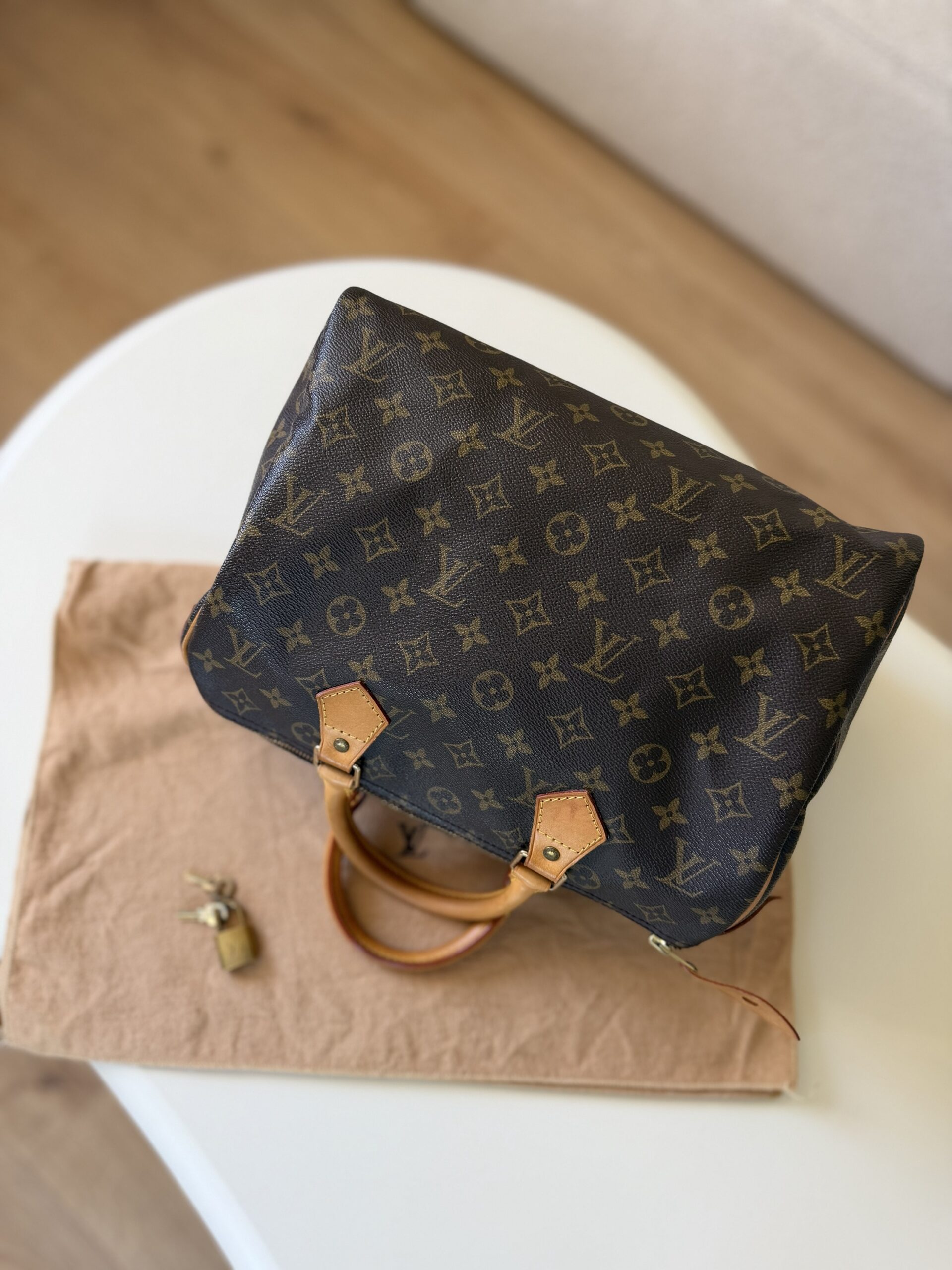 Louis Vuitton Speedy 30