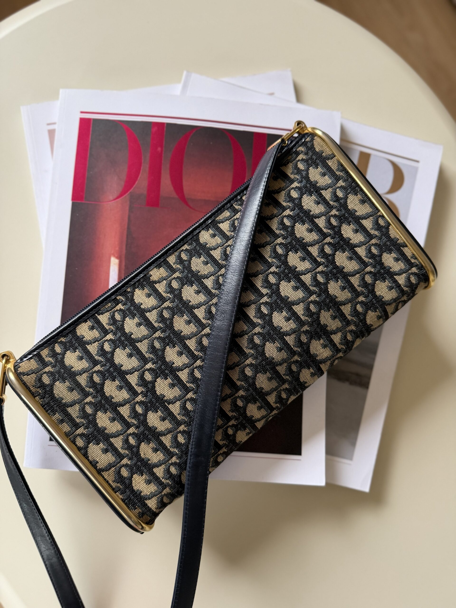 Dior Trotter Shoulder Bag - obrazek 23