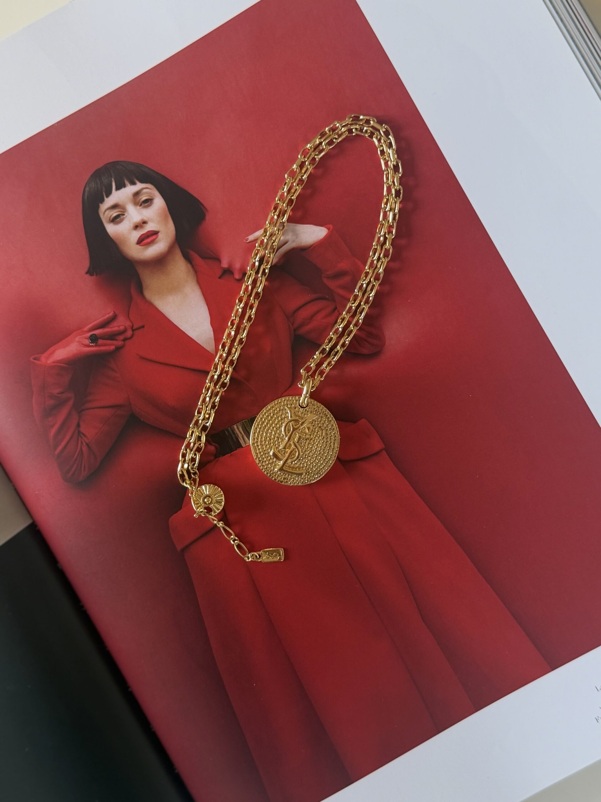 Spektakularny naszyjnik z logo YSL Yves Saint Laurent - obrazek 2