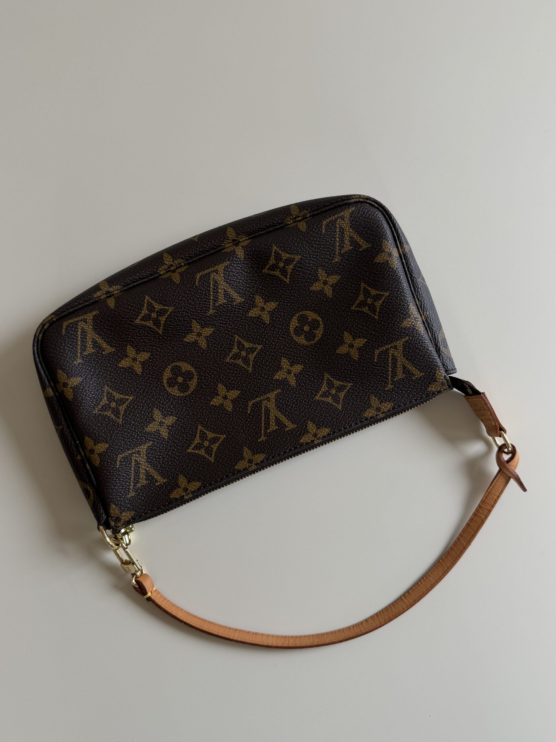 Louis Vuitton Monogram Pochette - obrazek 10