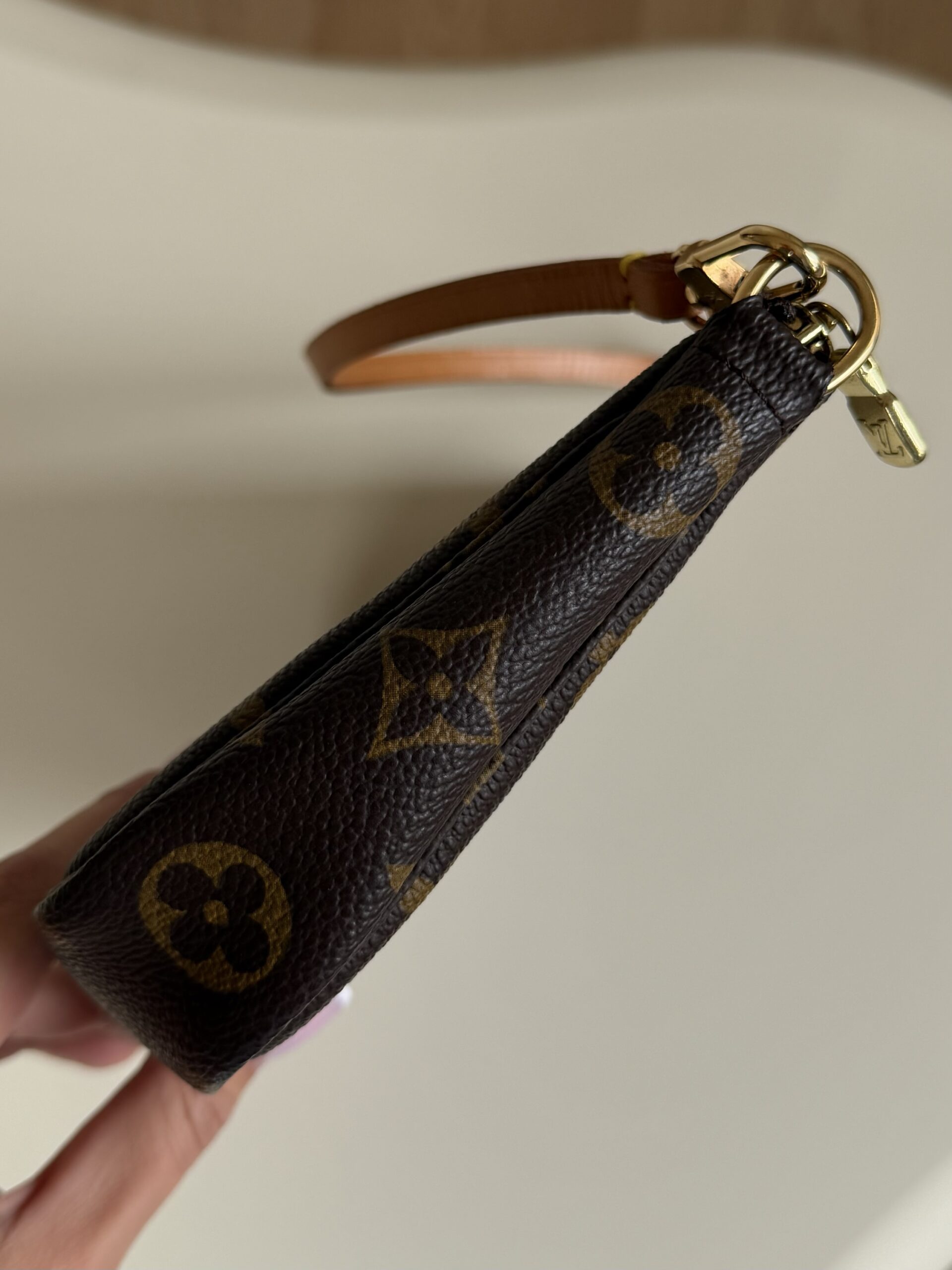 Louis Vuitton Monogram Pochette - obrazek 17
