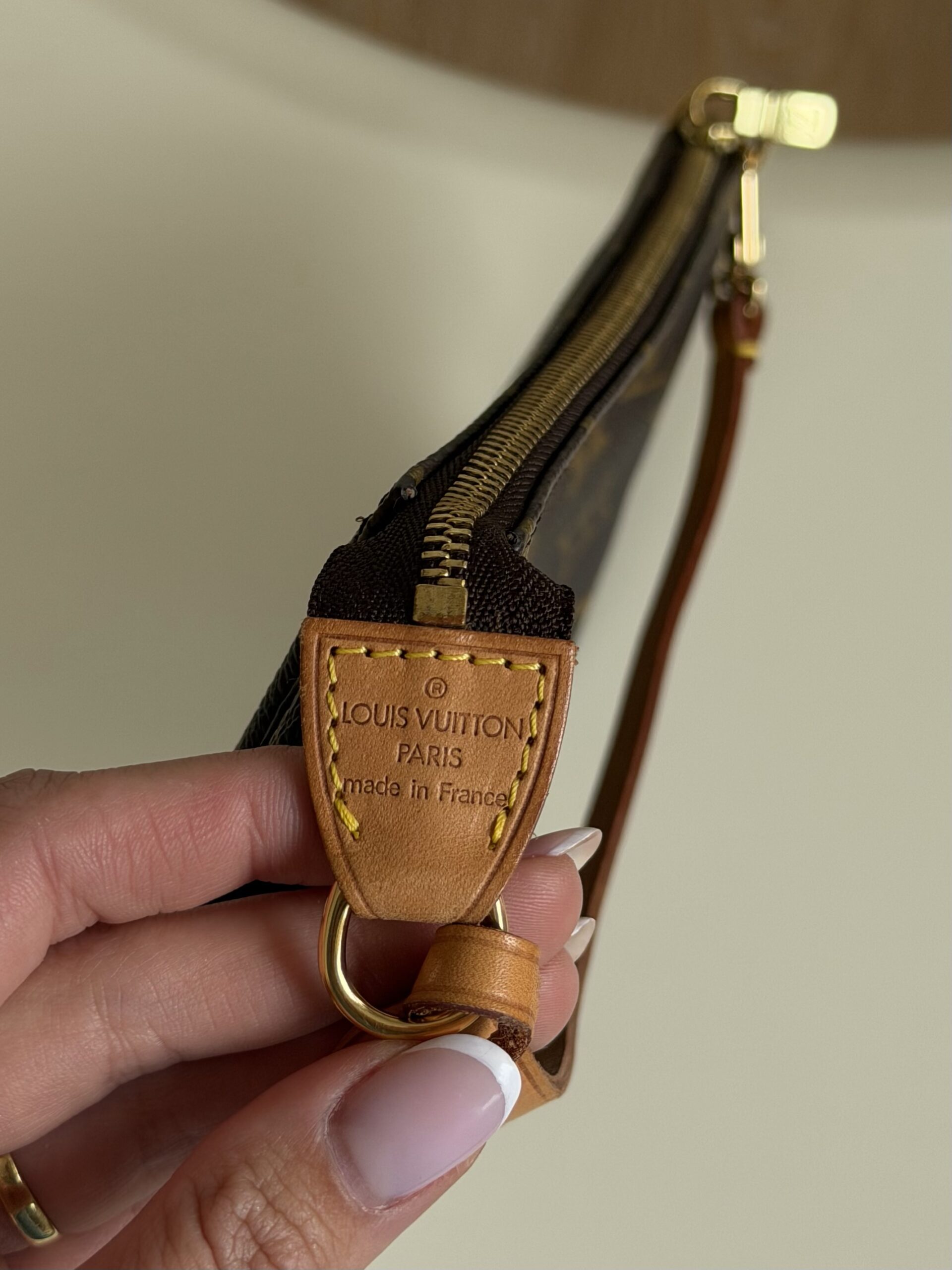 Louis Vuitton Monogram Pochette - obrazek 20
