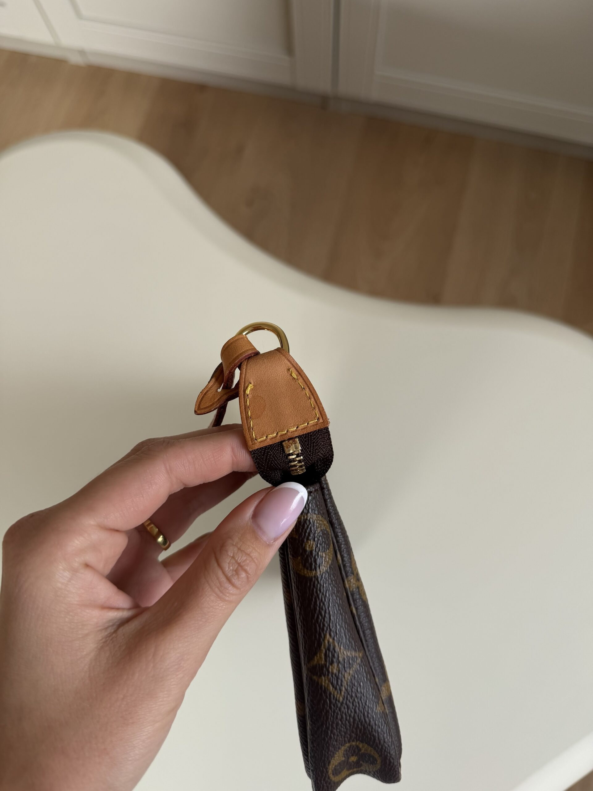 Louis Vuitton Monogram Pochette - obrazek 25