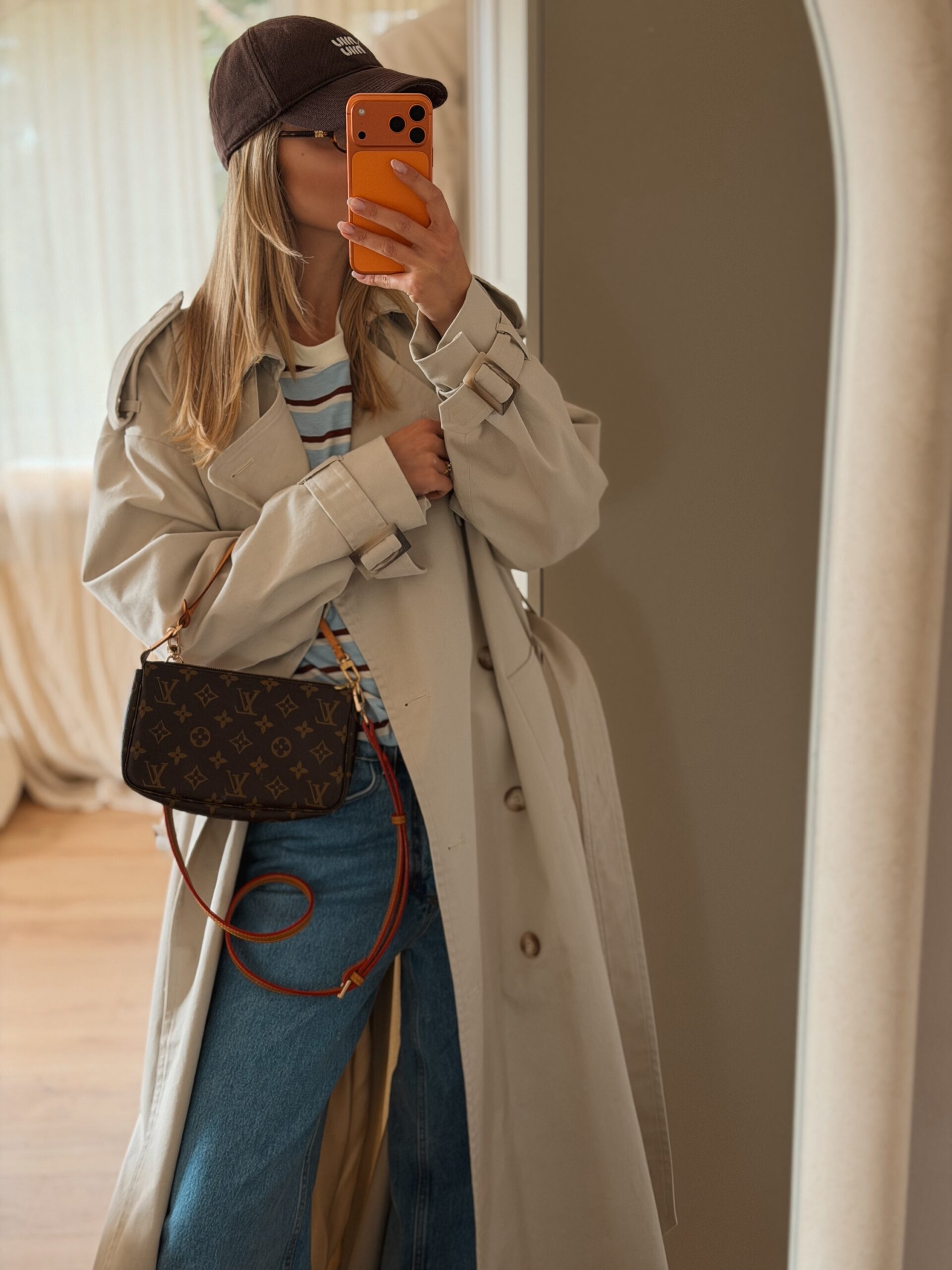 Louis Vuitton Monogram Pochette - obrazek 4