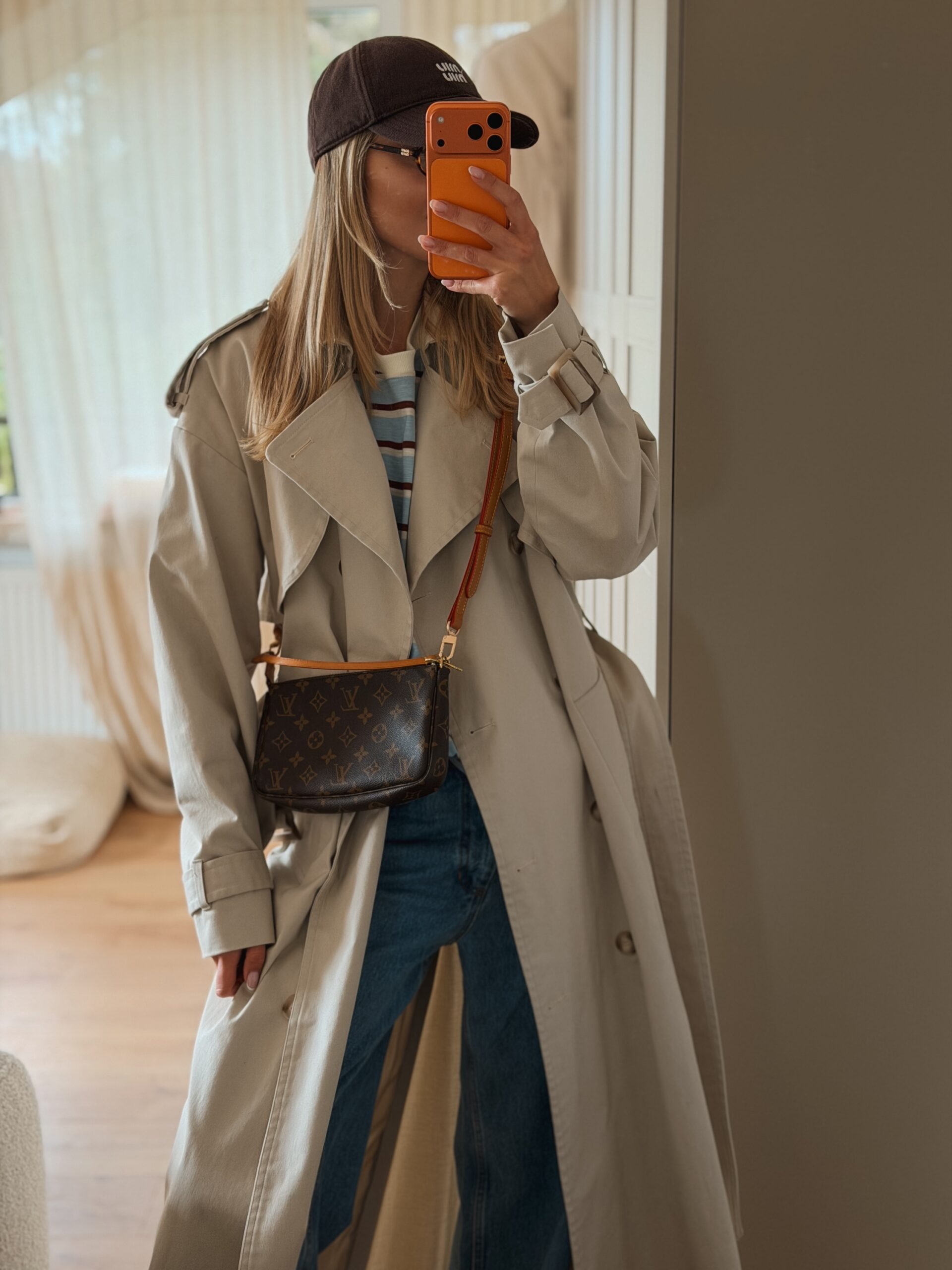 Louis Vuitton Monogram Pochette - obrazek 3