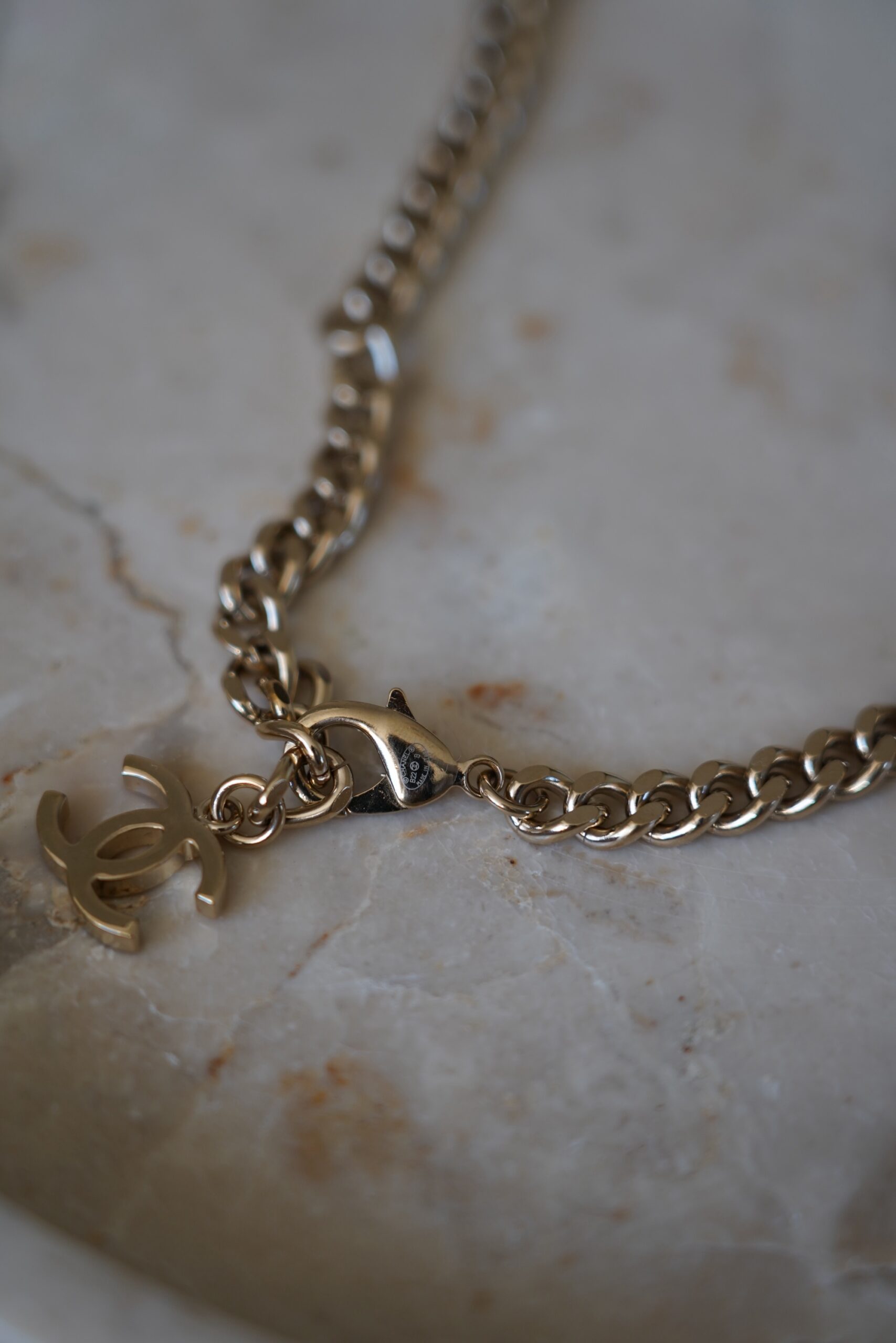 Choker Chanel Turnlock Full Set 2022 rok - obrazek 11