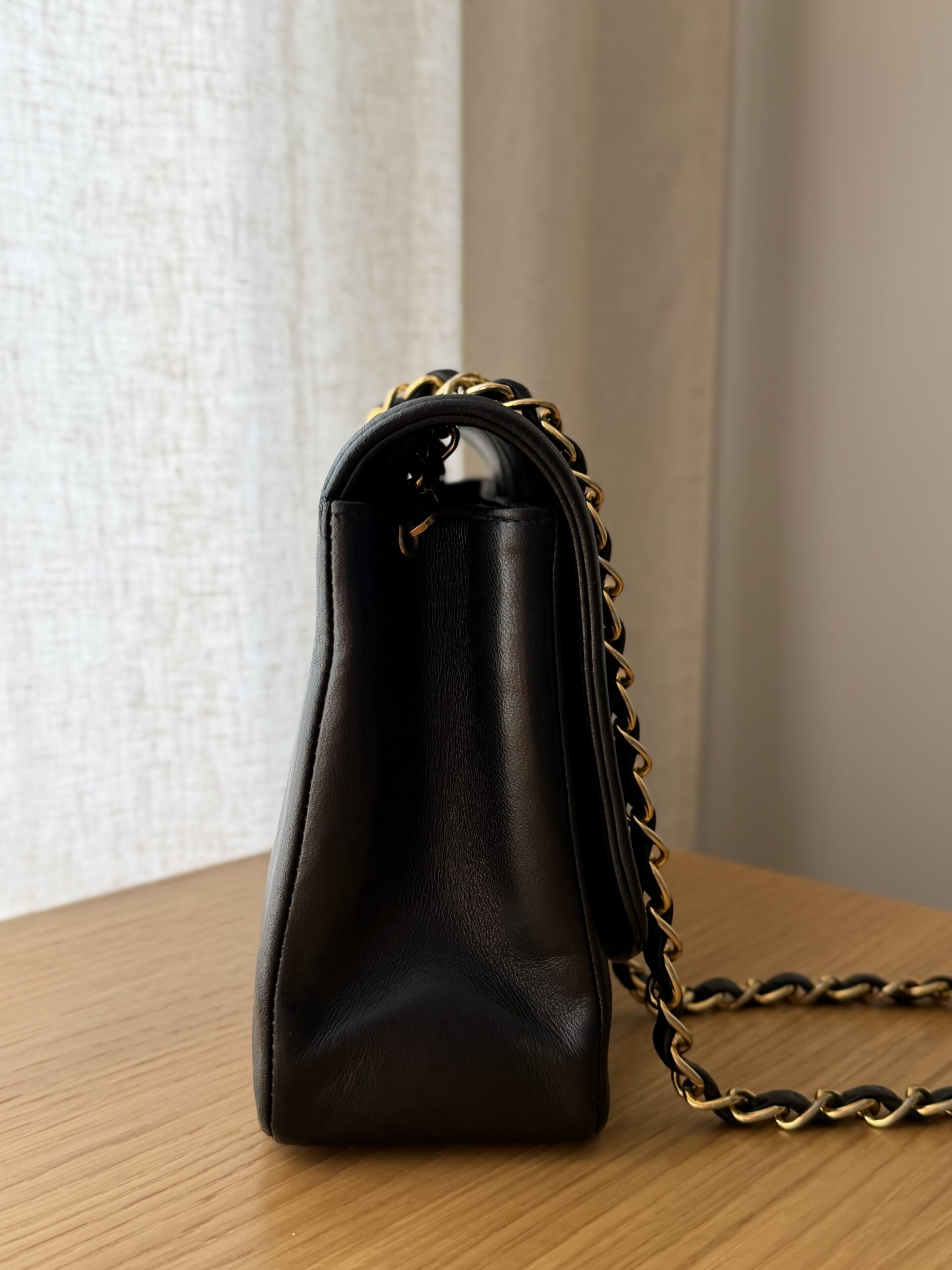 Chanel Medium Flap Diana - obrazek 26