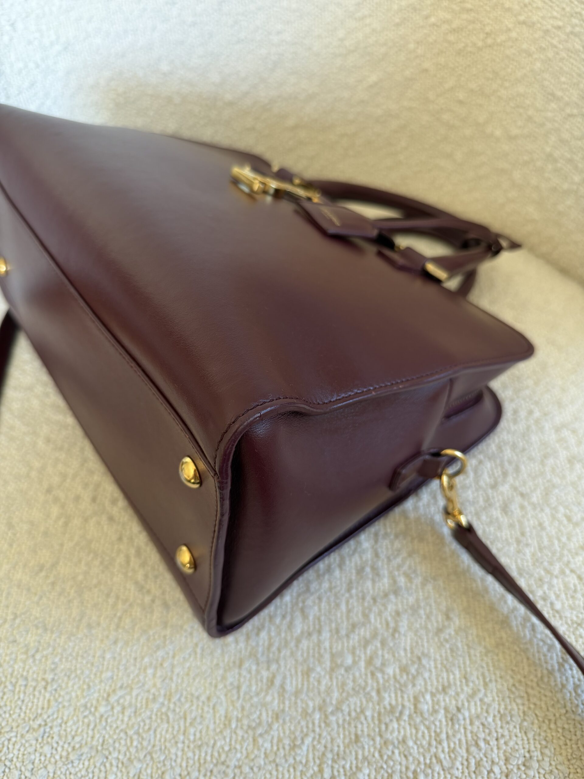 YSL Yves Saint Laurent Cabas Bag Burgundy - obrazek 17