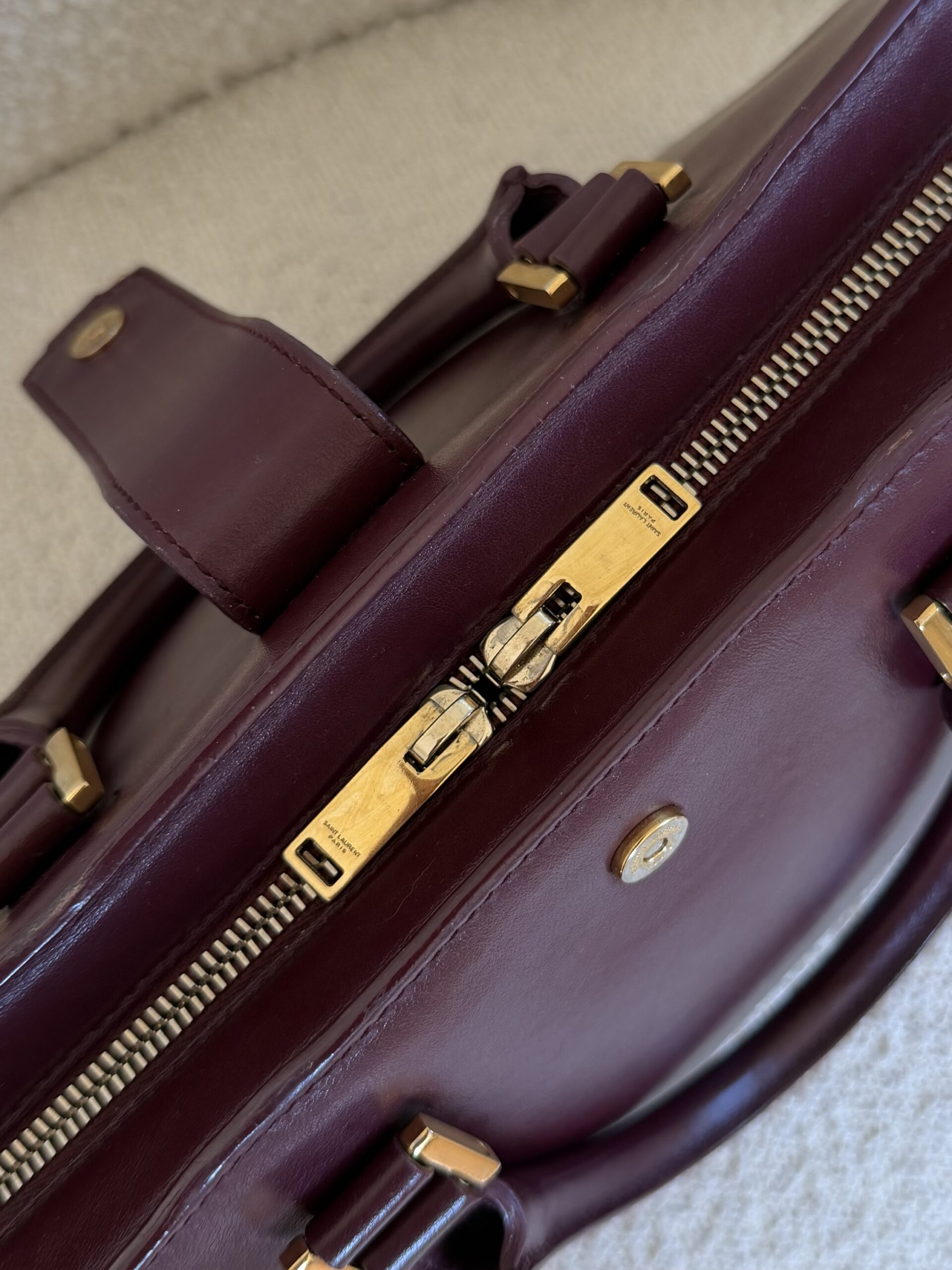 YSL Yves Saint Laurent Cabas Bag Burgundy - obrazek 23