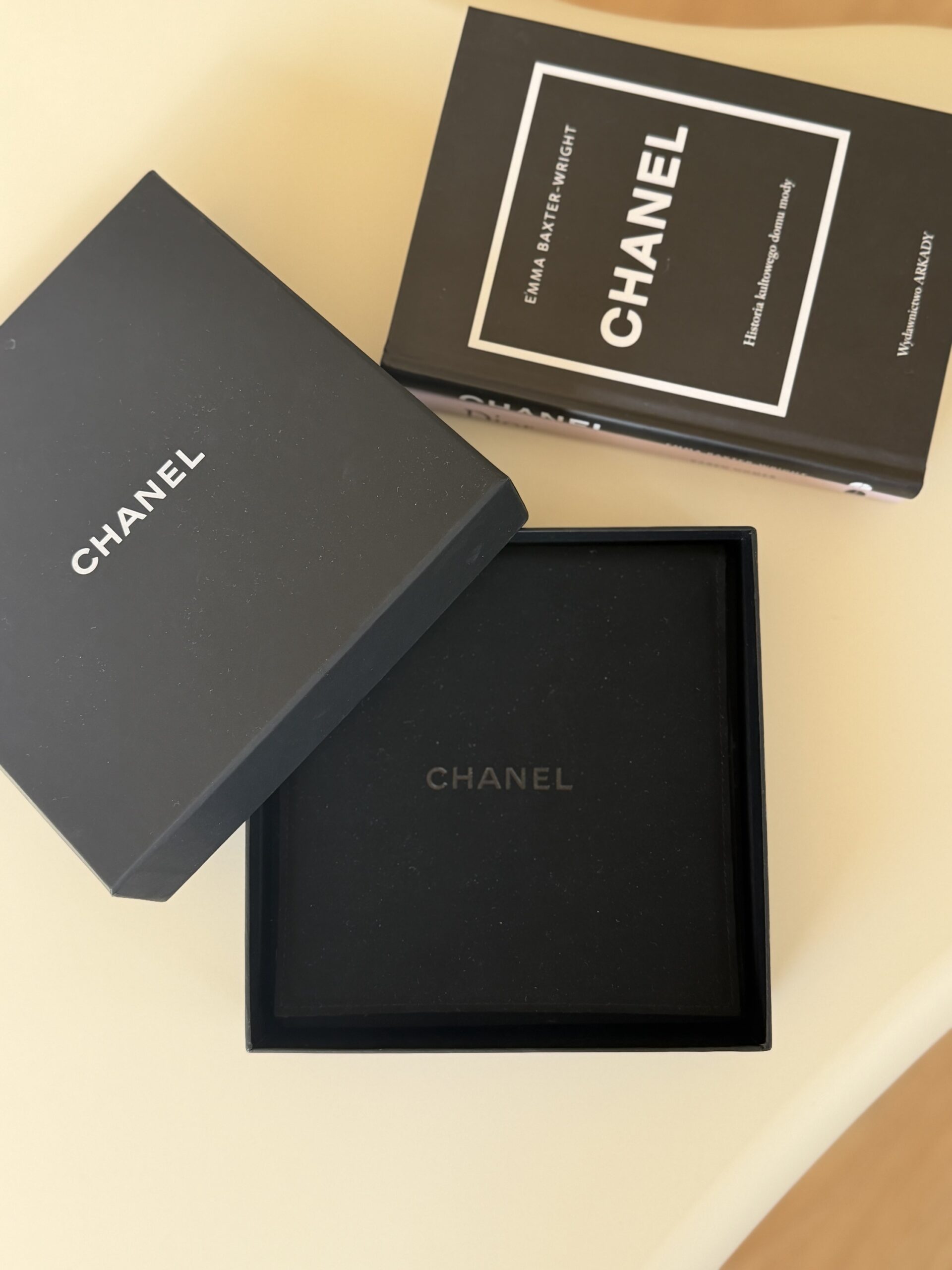 Choker Chanel Turnlock Full Set 2022 rok - obrazek 2