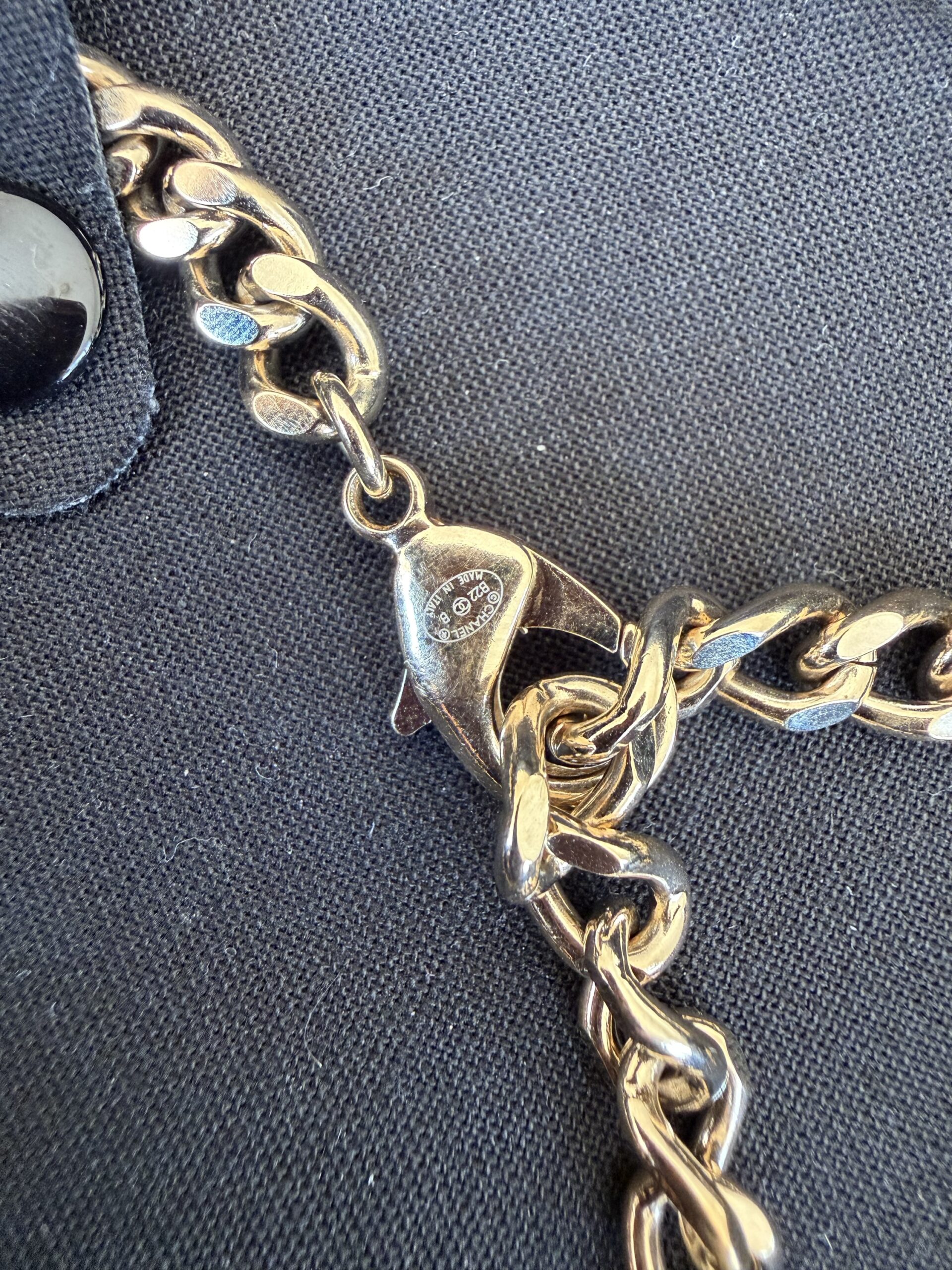 Choker Chanel Turnlock Full Set 2022 rok - obrazek 13