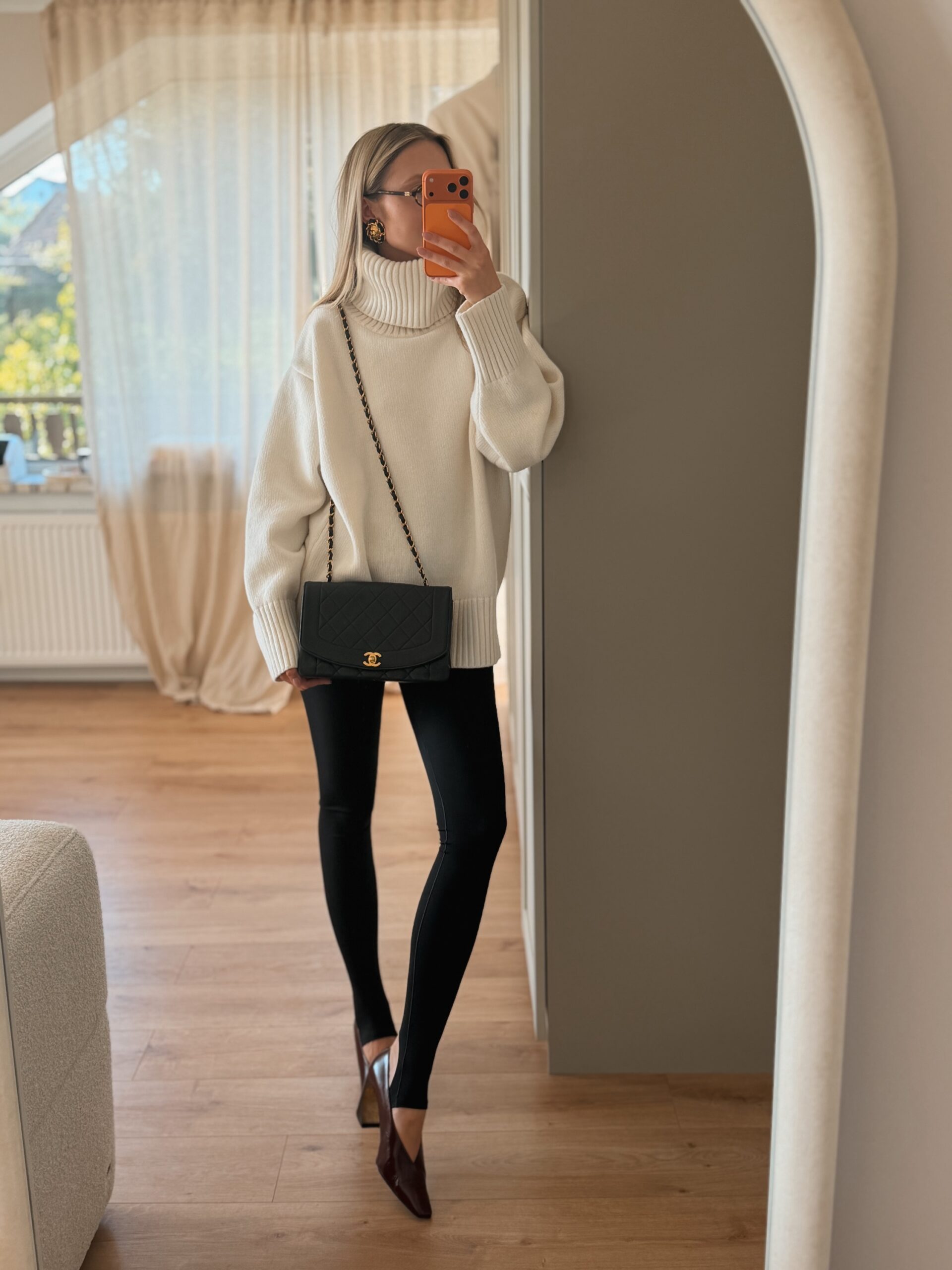 Chanel Medium Flap Diana - obrazek 2