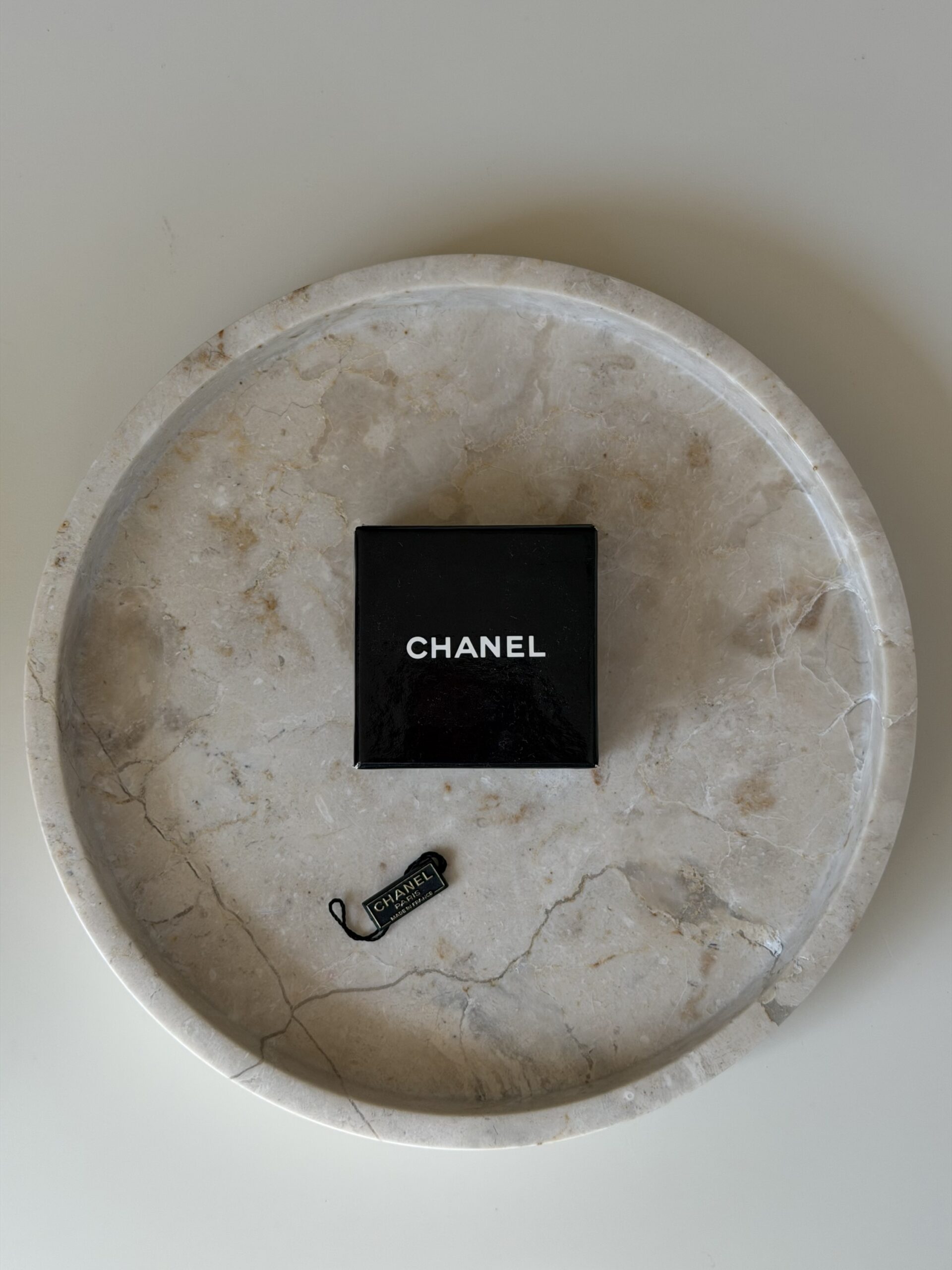 Delikatne klipsy Chanel CC z kryształkami + oryginalne pudełko - obrazek 2