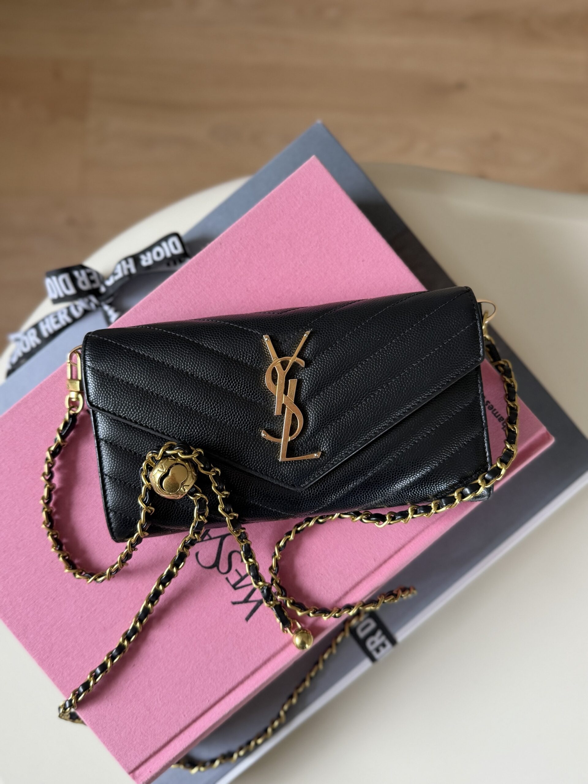 YSL Yves Saint Laurent WOC Wallet On Chain - obrazek 4