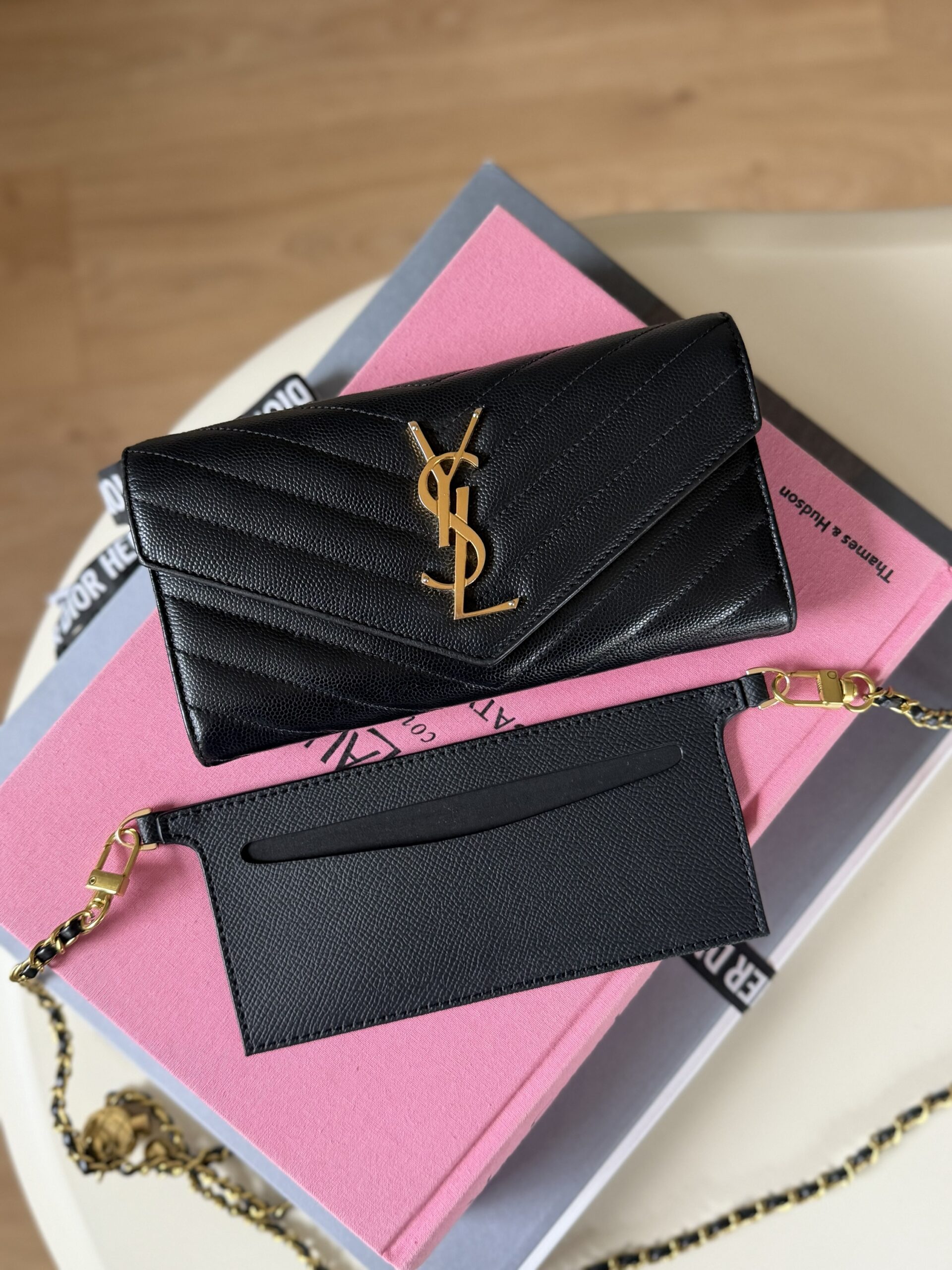 YSL Yves Saint Laurent WOC Wallet On Chain - obrazek 16